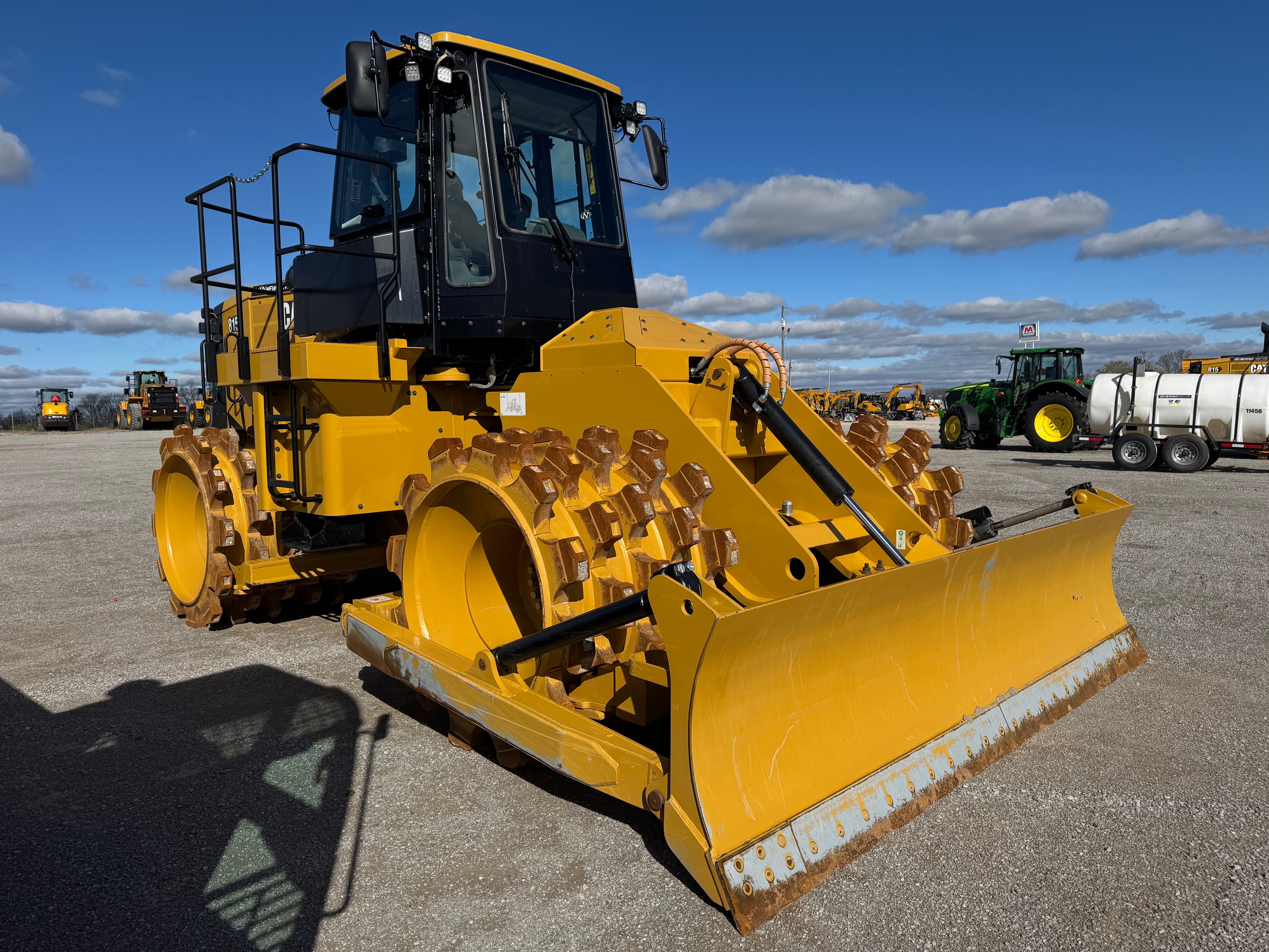 2024 CAT 815 Photo 6 Thumbnail