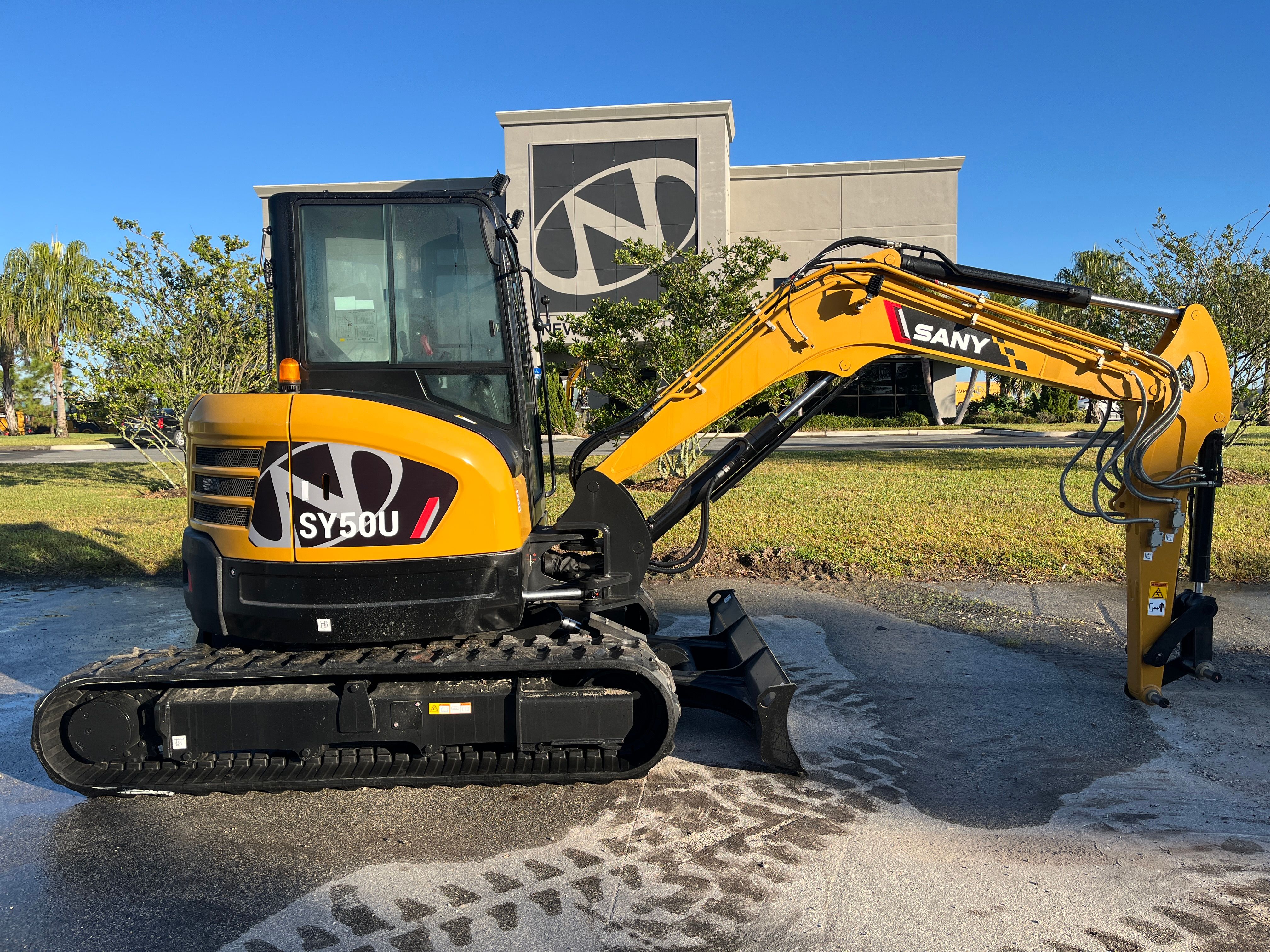 2025 SANY SY50U Photo 5 Thumbnail
