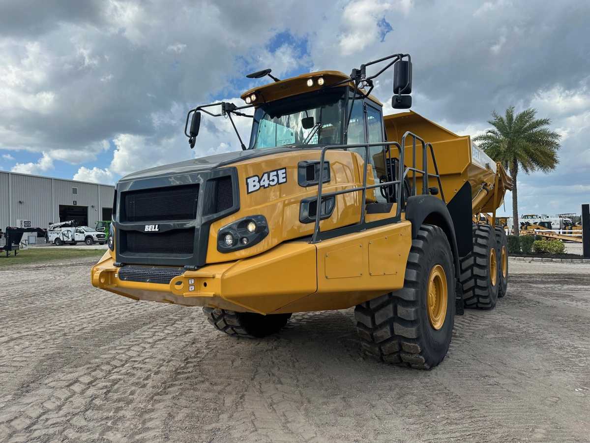 2025 BELL B45E Photo 1