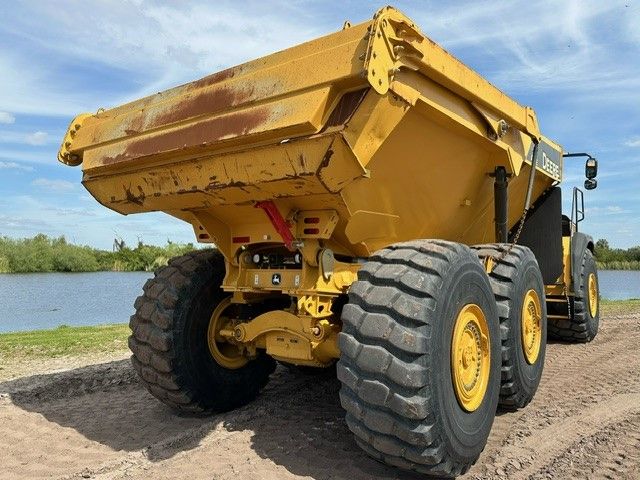 2020 JOHN DEERE 410E Photo 4 Thumbnail