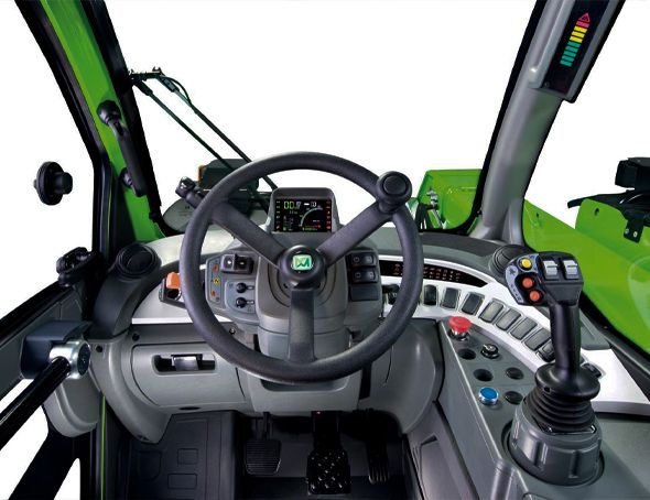 Merlo MF 34.7 interior telehandler