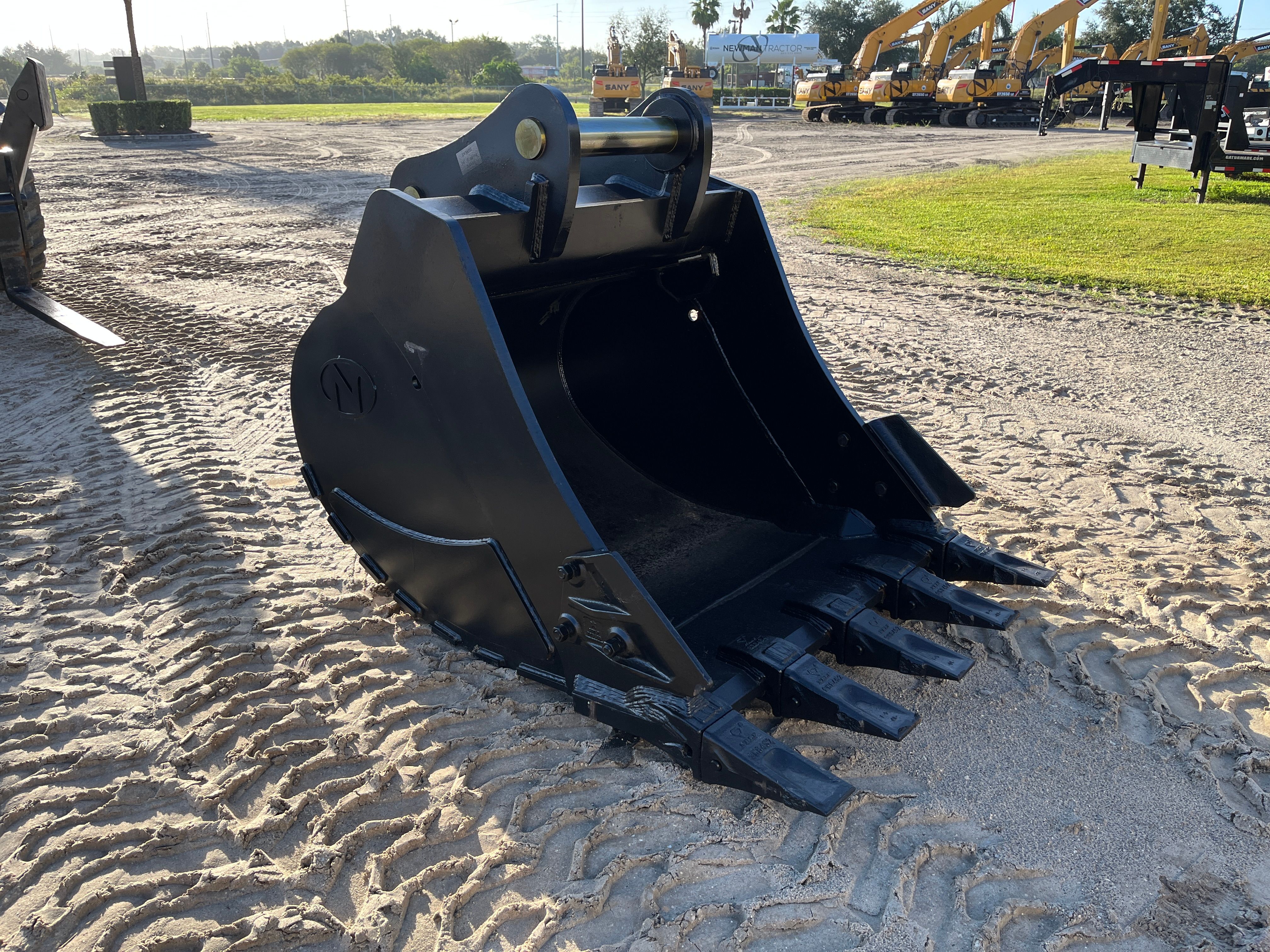 54" BUCKET FOR SY385C Photo 4 Thumbnail