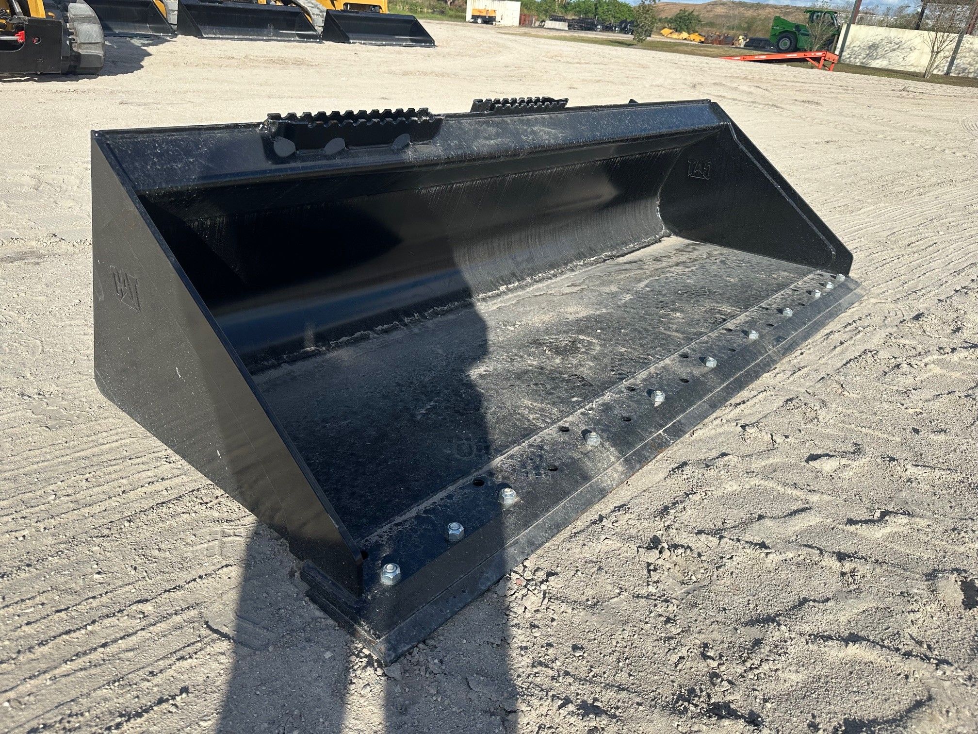 CAT 299D3 80" Skid Steer Bucket Photo 4 Thumbnail