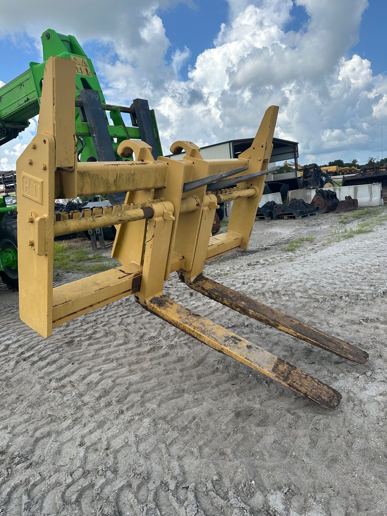 57" FORKS FOR 950H WHEEL LOADER Photo 4 Thumbnail
