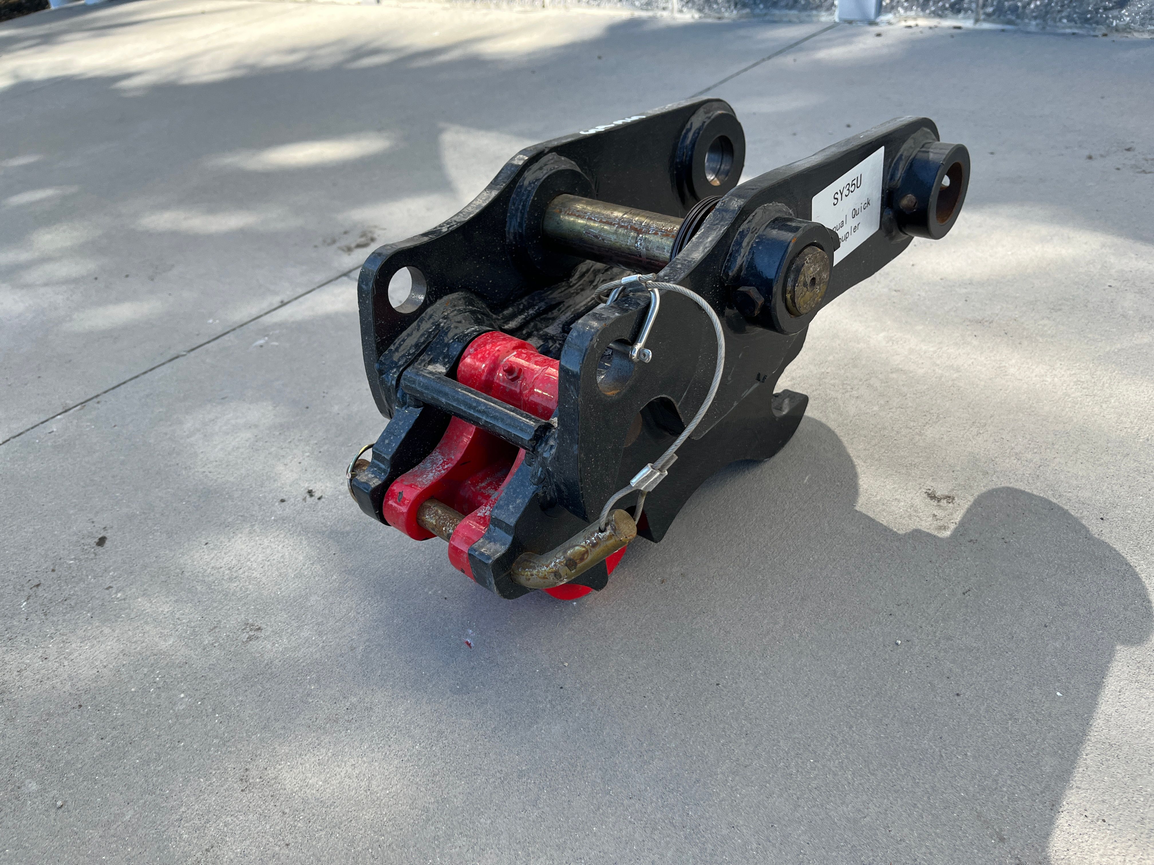 QCM MANUAL QUICK COUPLER FOR SY35U Photo 1 Thumbnail