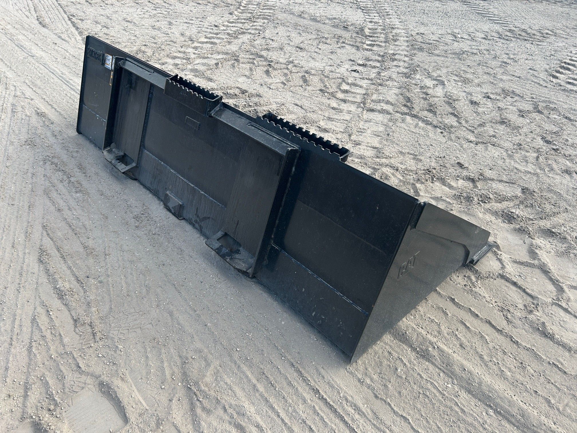 CAT 299D3 80" Skid Steer Bucket Photo 3 Thumbnail