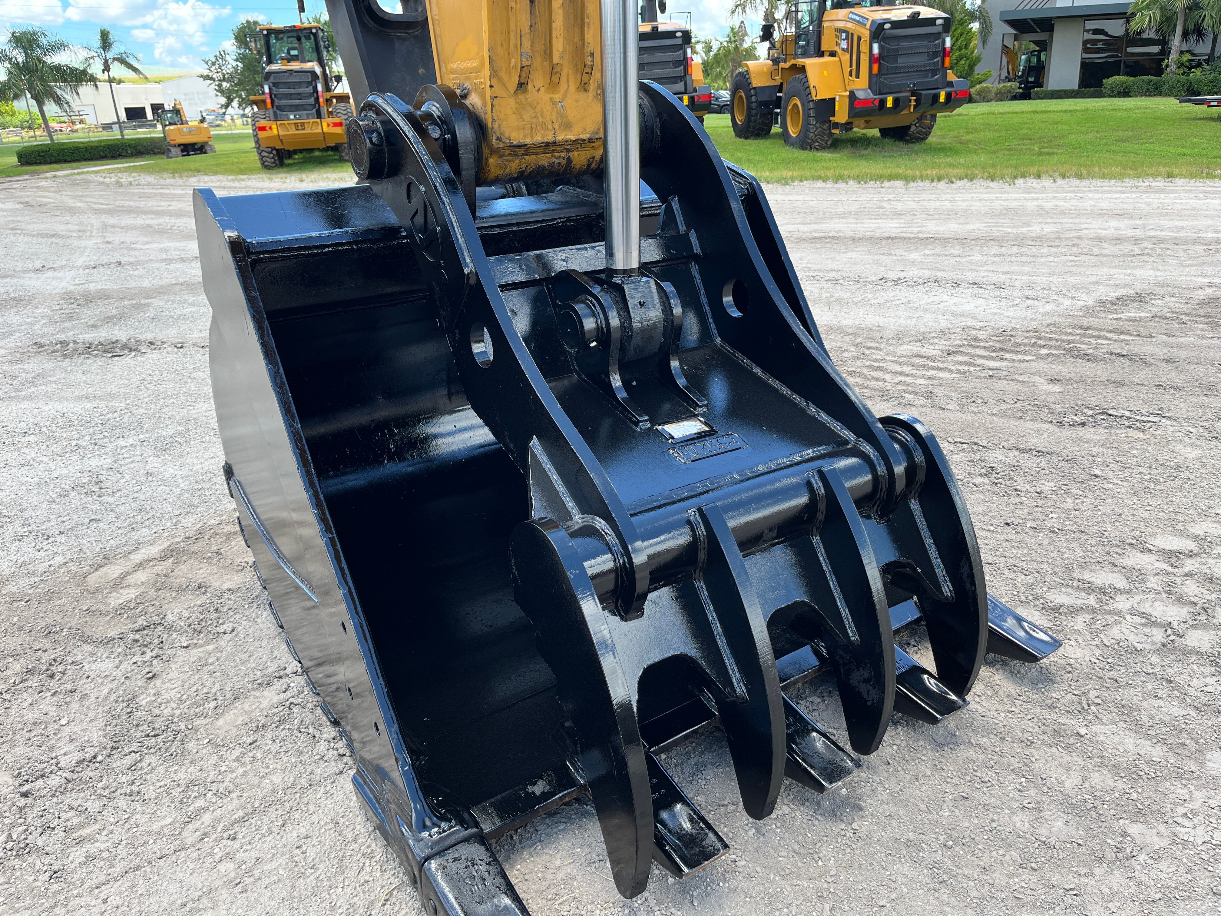 THUMB FOR SY365C (NO QUICK COUPLER) Photo 4 Thumbnail