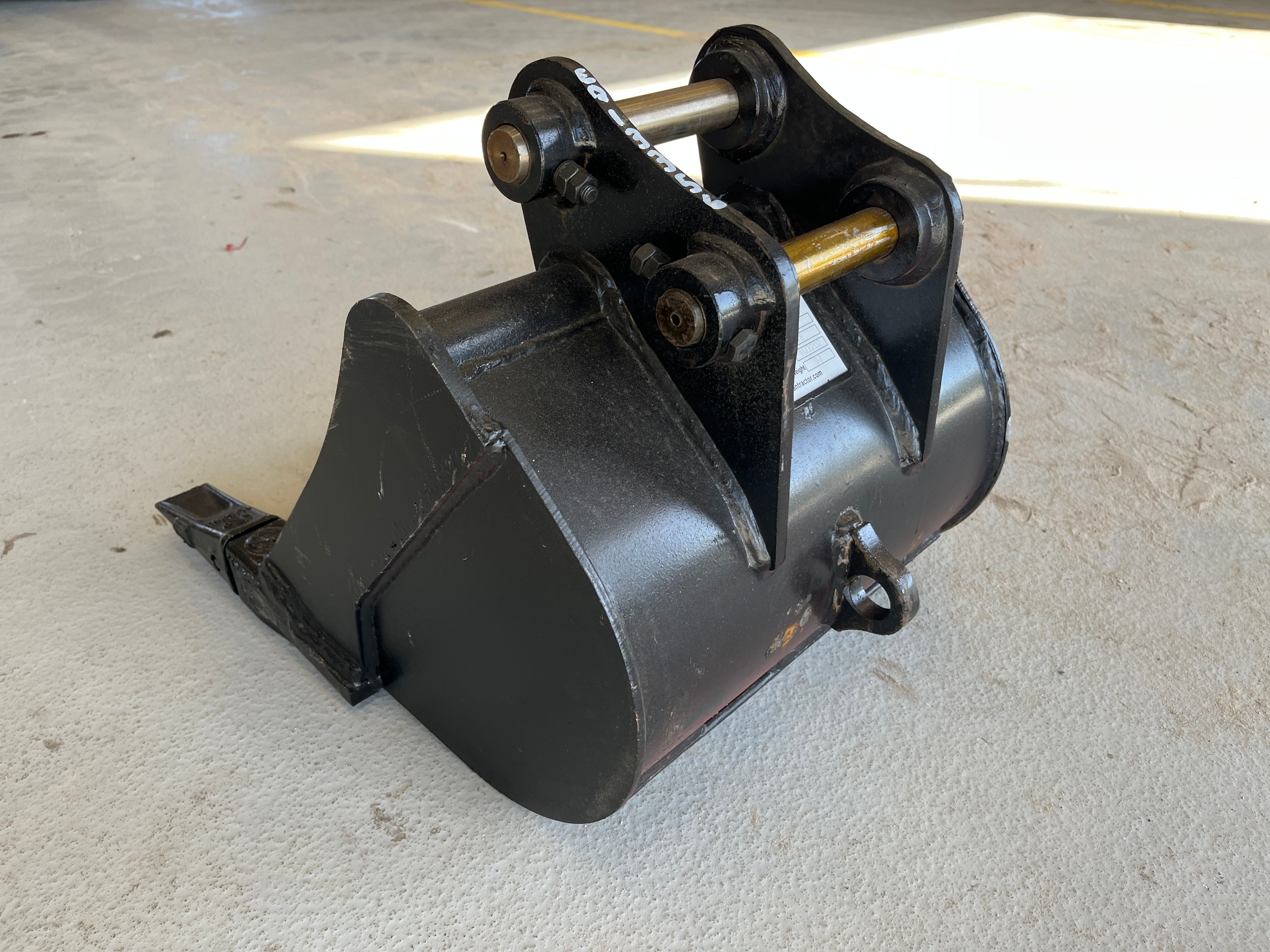 18" BUCKET FOR SY16C Photo 2 Thumbnail