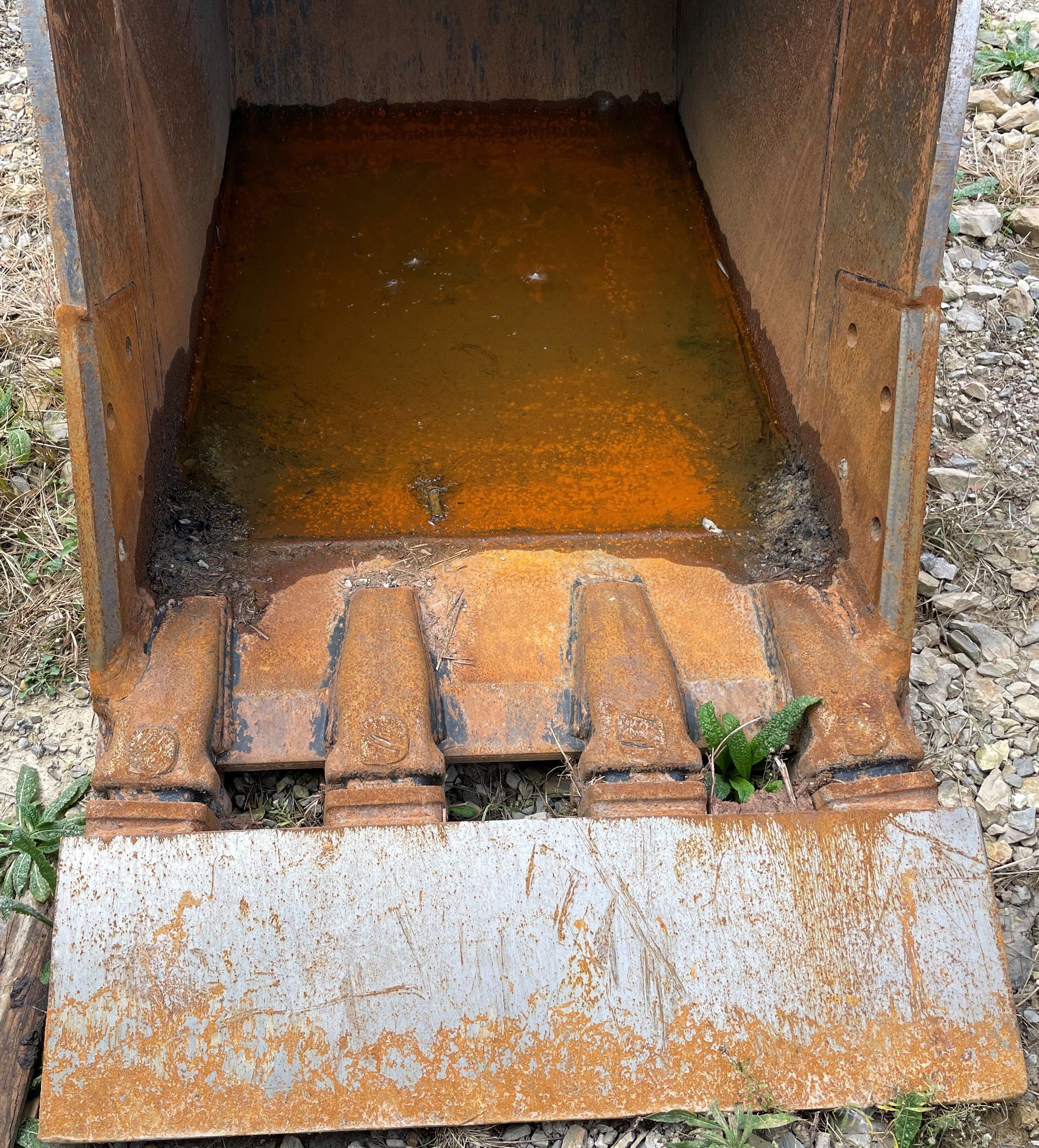 36" BUCKET FOR SY365C Photo 2 Thumbnail