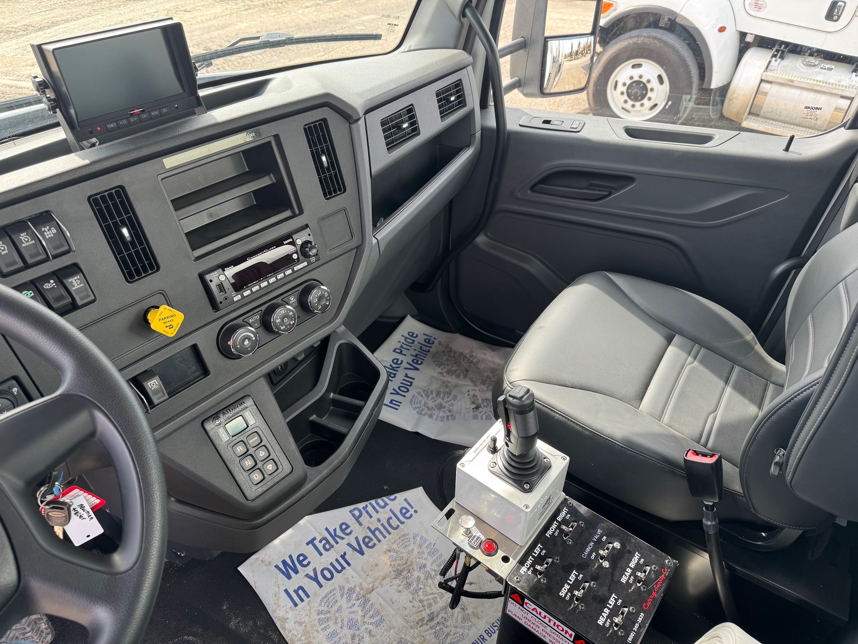 2025 PETERBILT 548 WATER Photo 6 Thumbnail