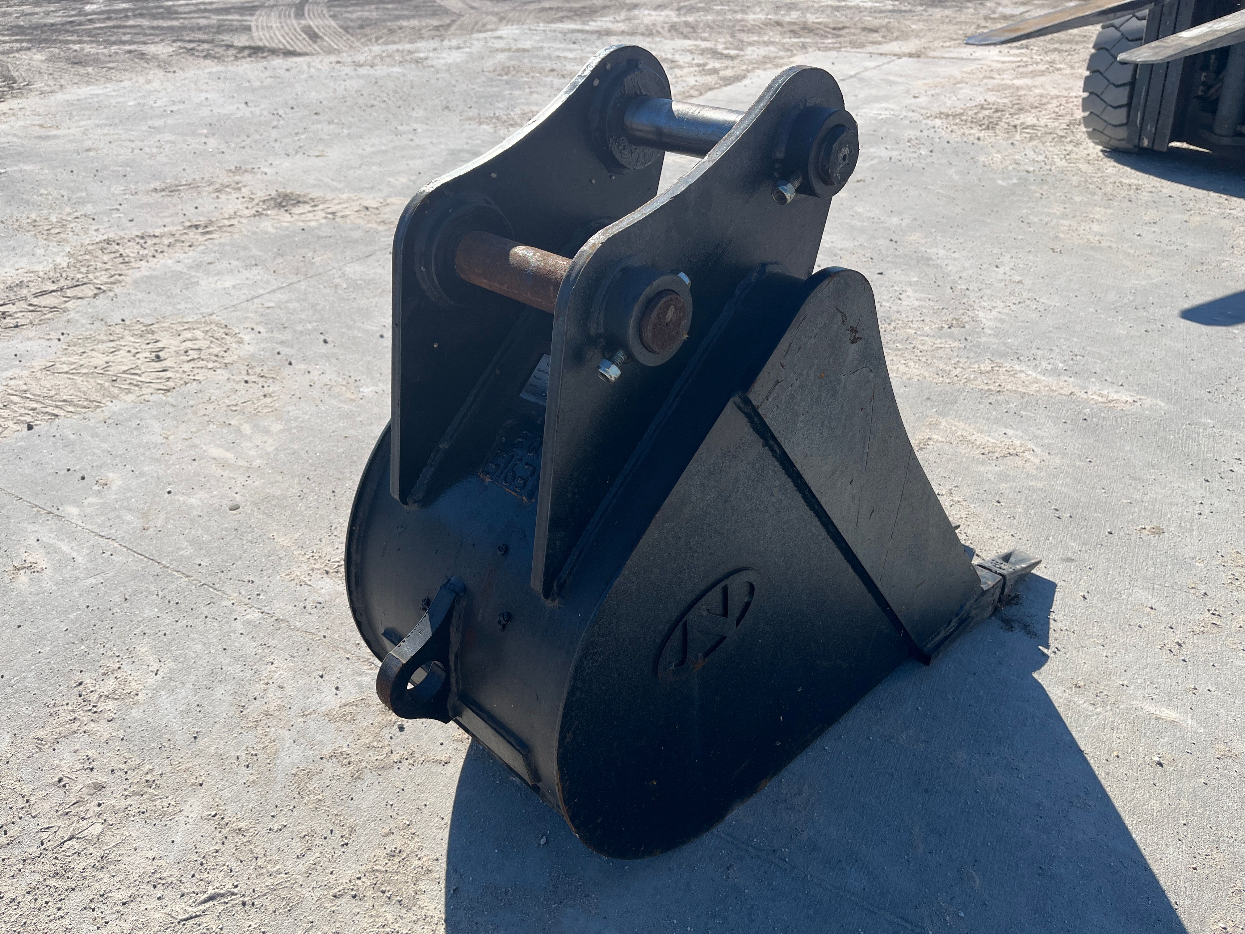 18" EXCAVATOR DIGGING BUCKET 50MM PIN Photo 3 Thumbnail