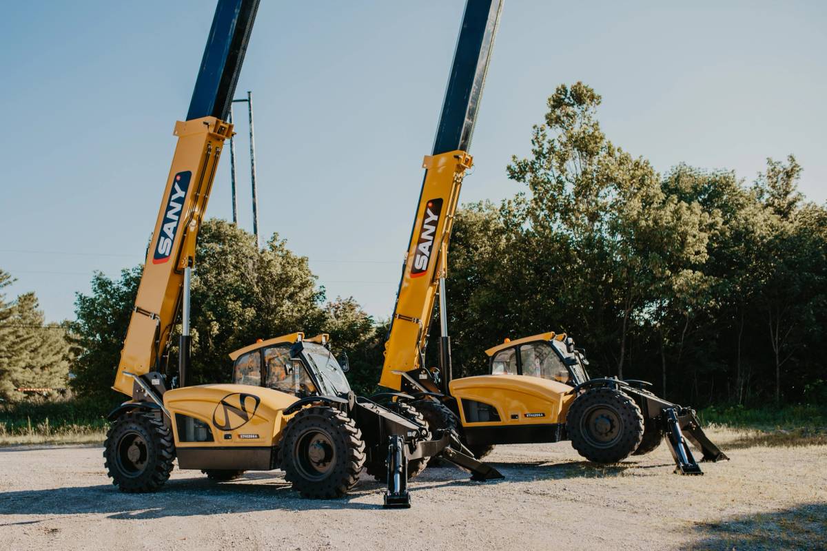 Understanding Telehandlers: From Weight to Lifting Capacity | Newman ...