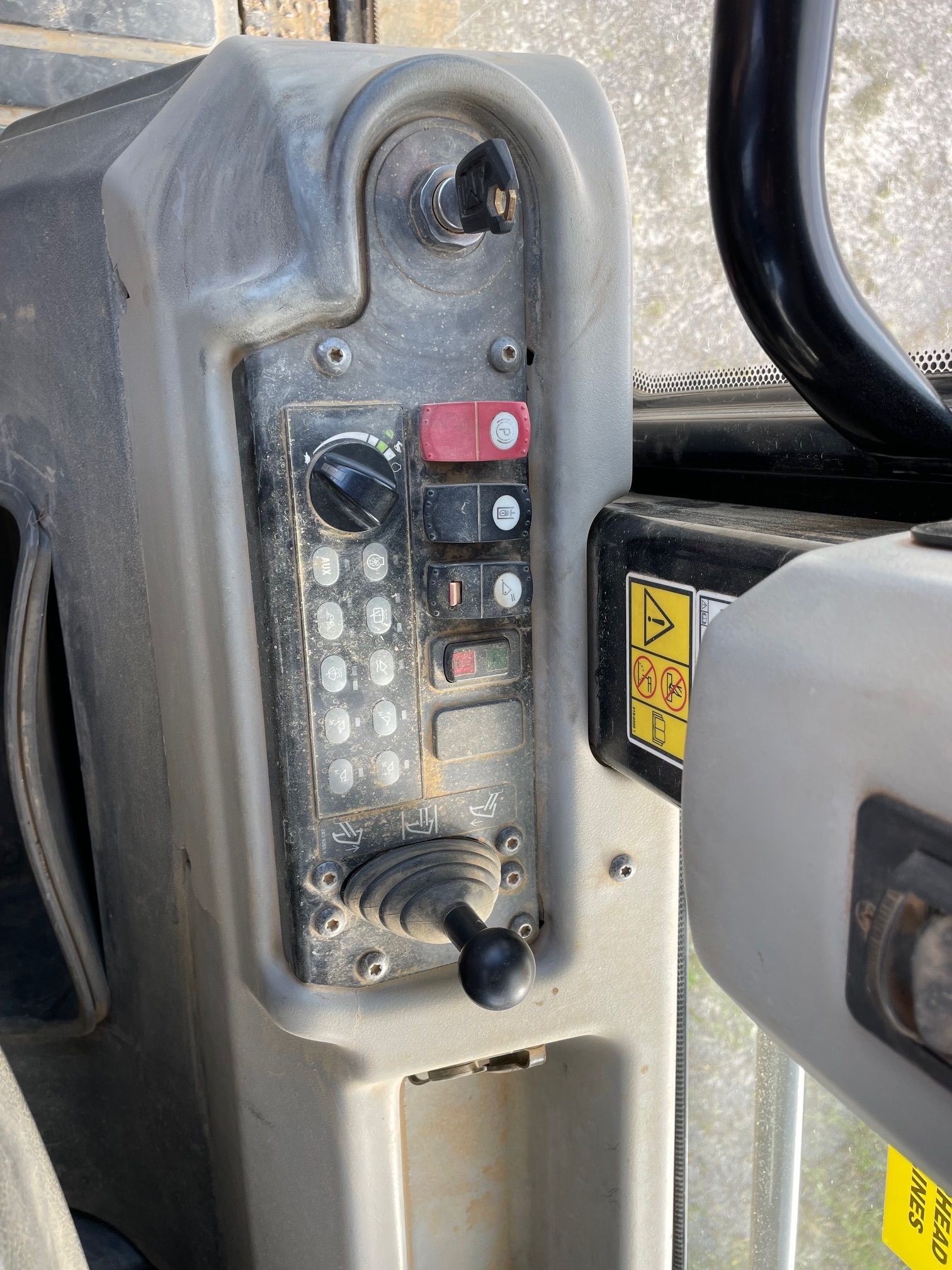 2020 CAT 963K Photo 6 Thumbnail