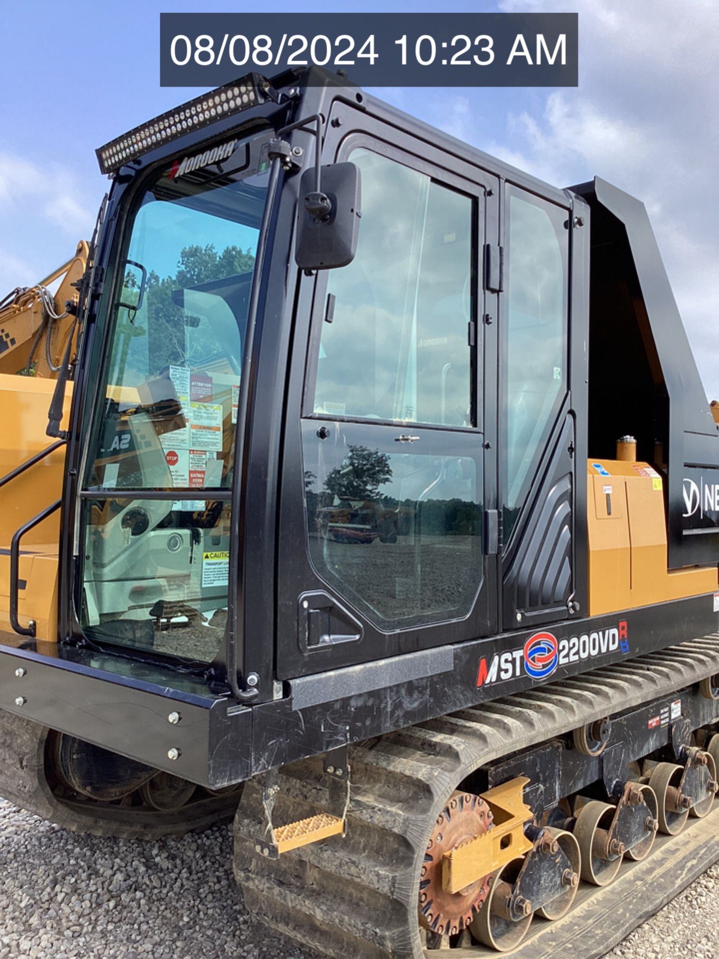 2023 MOROOKA MST 2200VDR Photo 2 Thumbnail