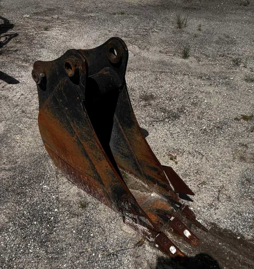 12" BUCKET FOR SY75C Photo 1