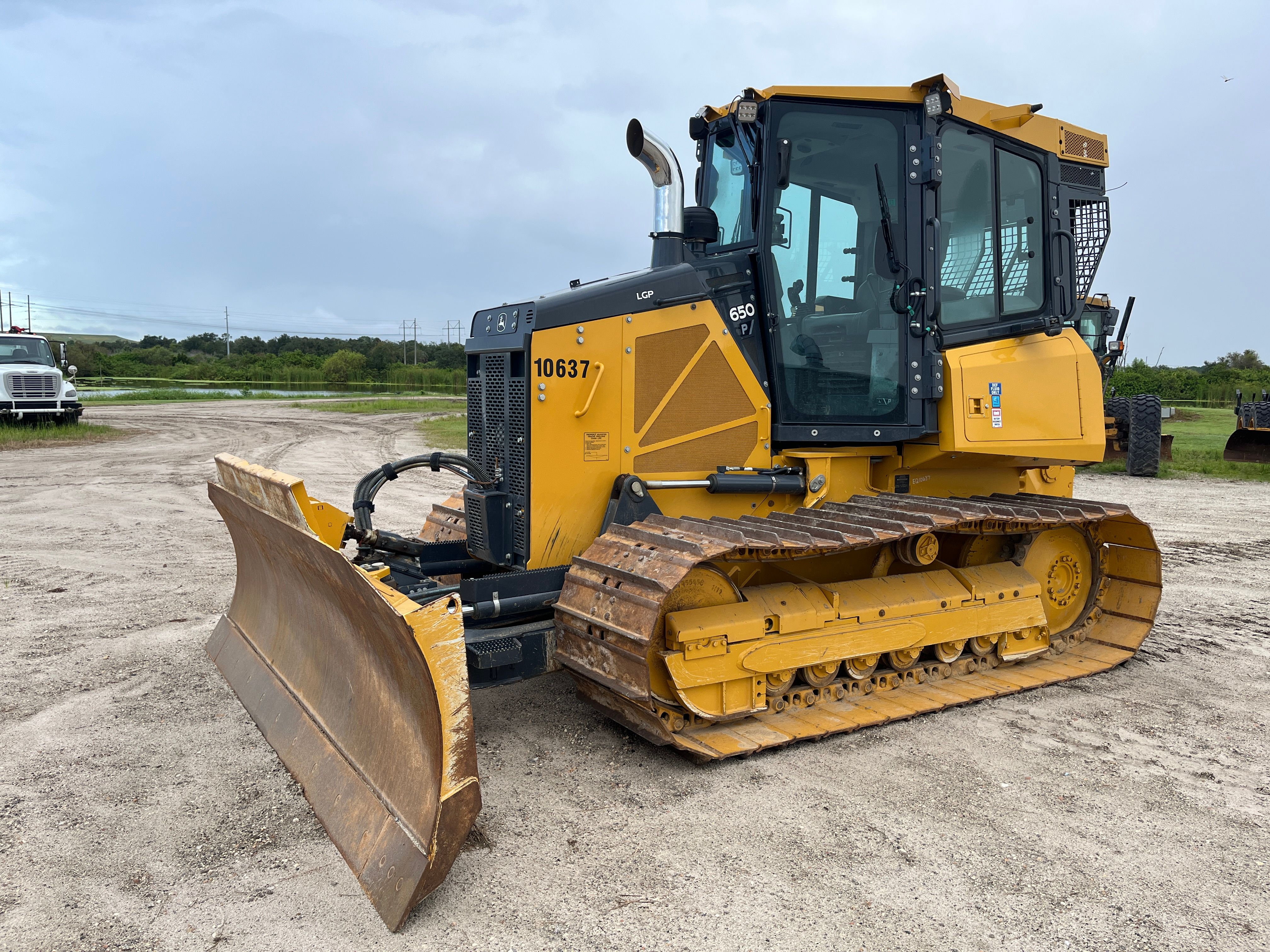 2023 JOHN DEERE 650 P-TIER Photo 1 Thumbnail