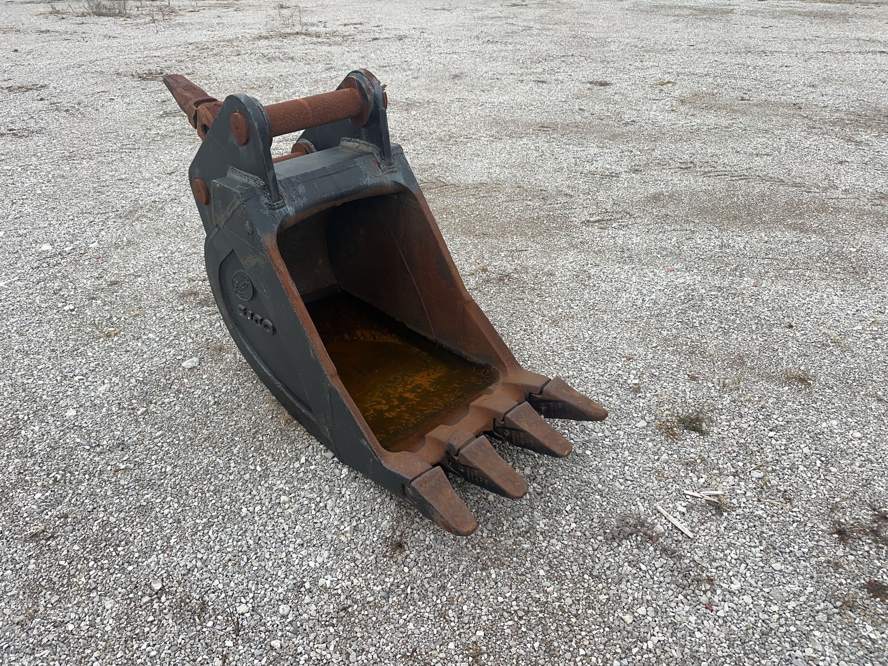 32" ROCK BUCKET W/ RIPPER FOR SY500H Photo 6 Thumbnail