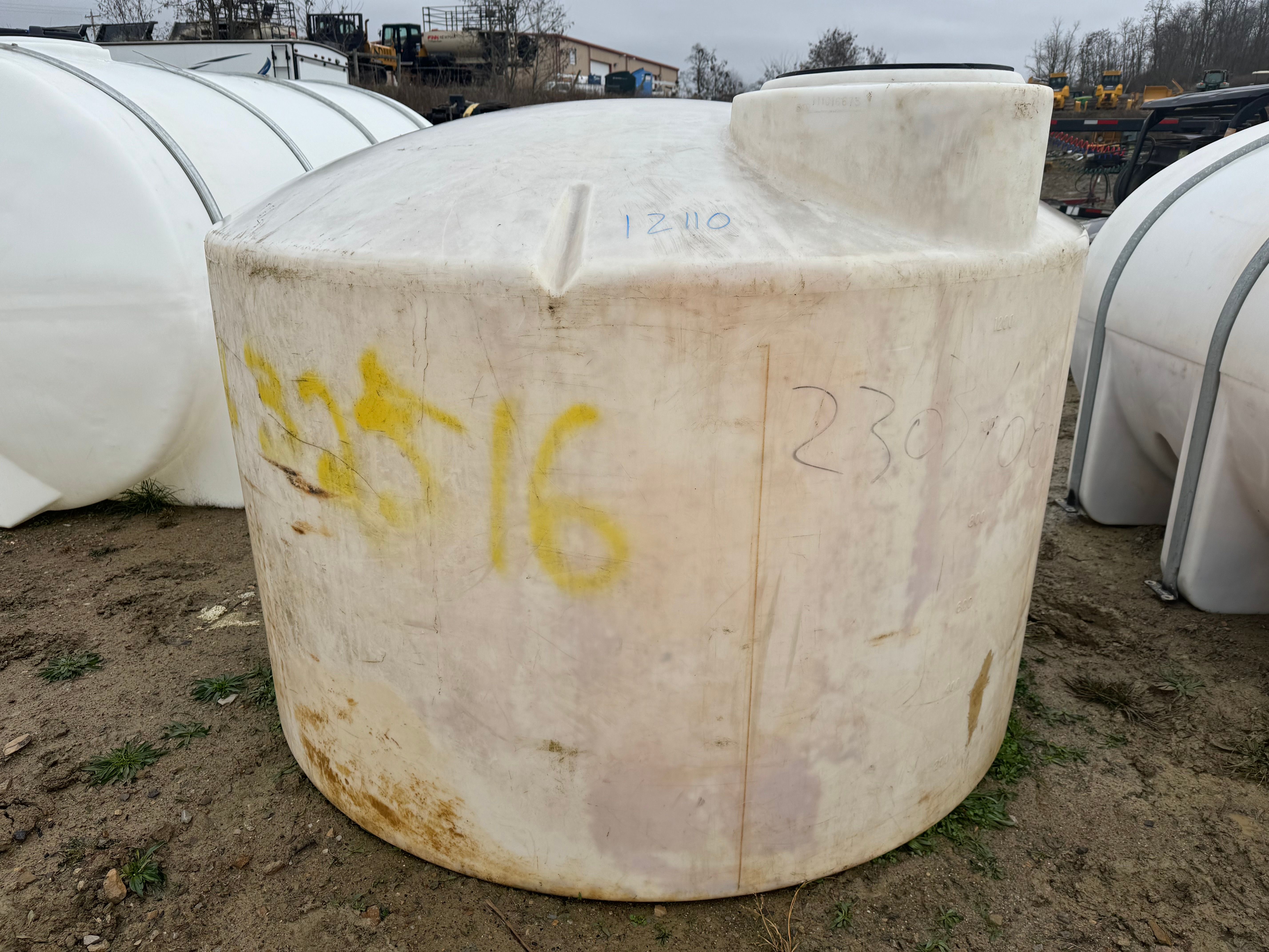 1550 GALLON WATER TANK Photo 2 Thumbnail