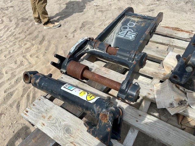 THUMB FOR SY50U WITH QC Photo 2 Thumbnail