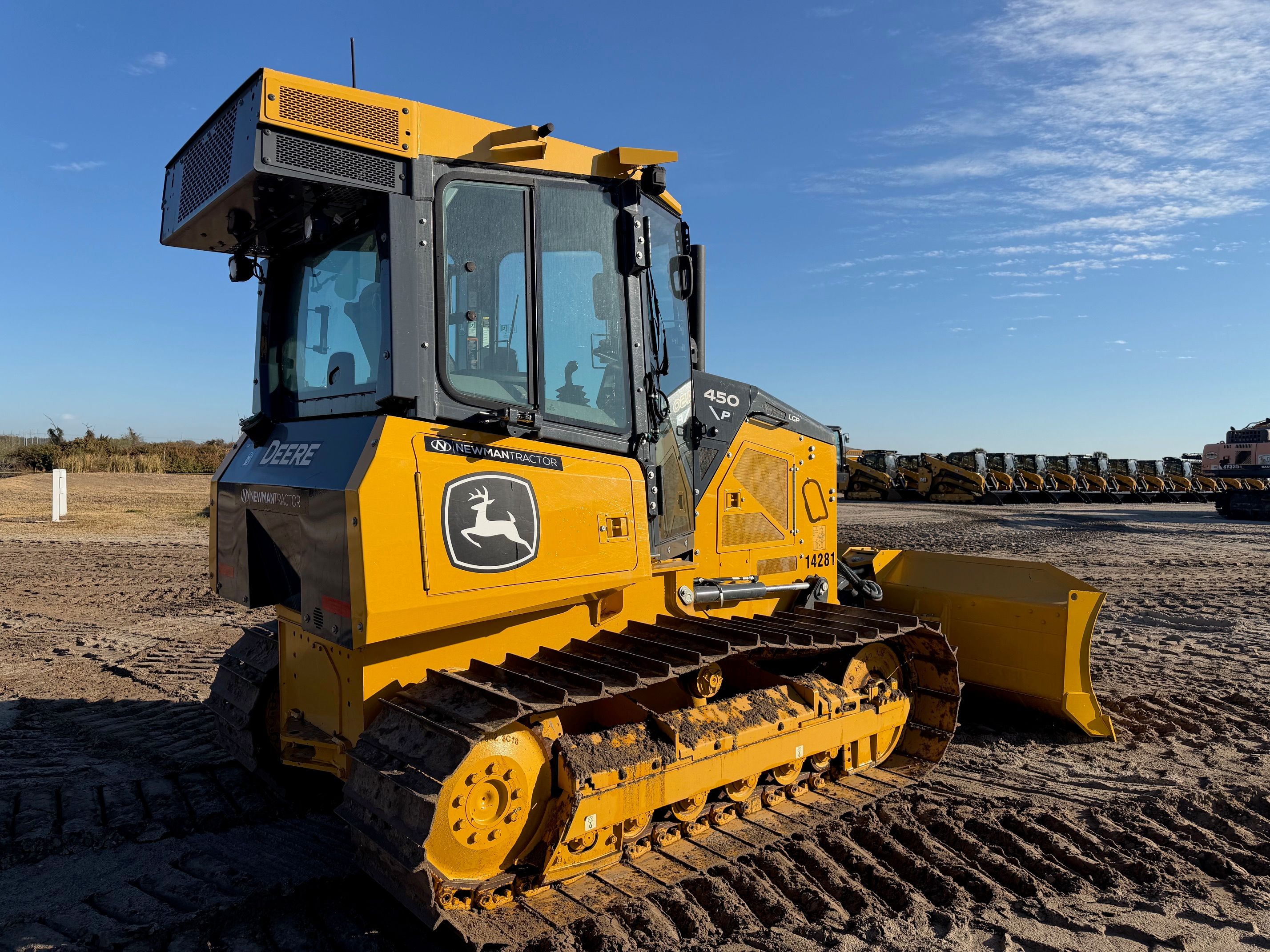 2023 JOHN DEERE 450P LGP Photo 4 Thumbnail