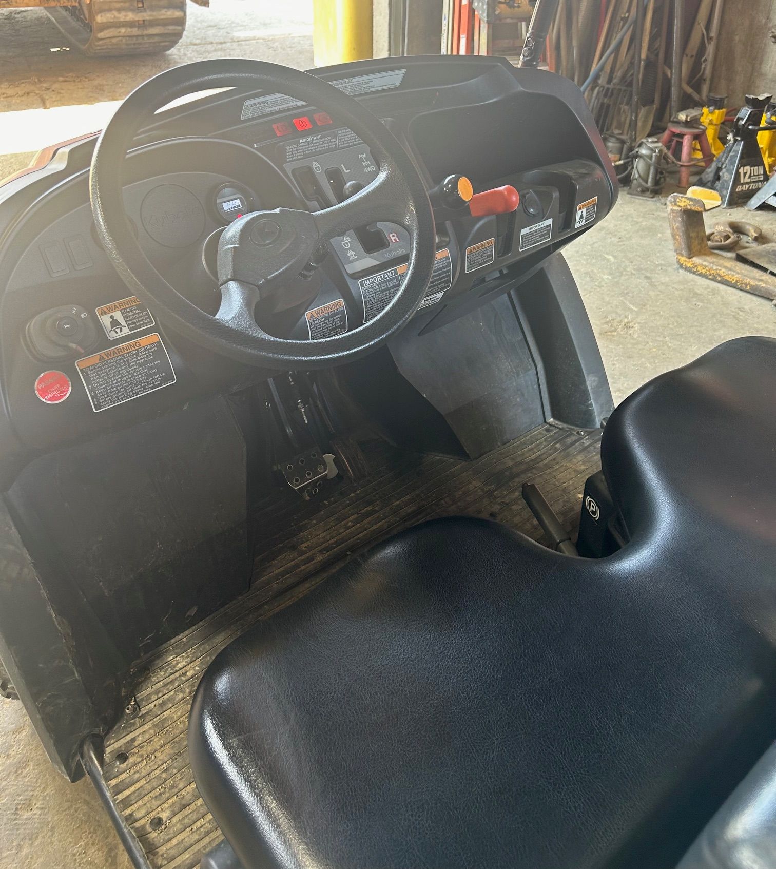 2022 KUBOTA RTV520-A Photo 5 Thumbnail