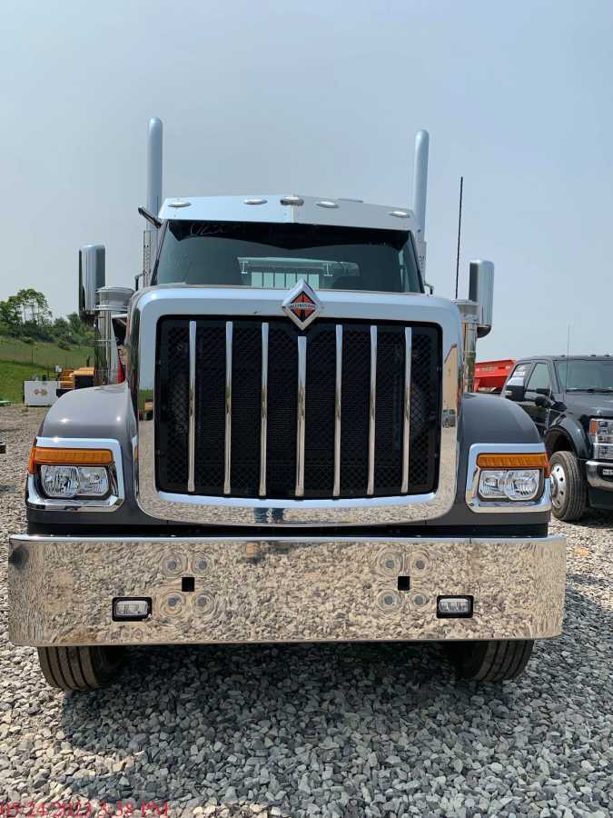 2024 INTERNATIONAL HX520 Photo 1