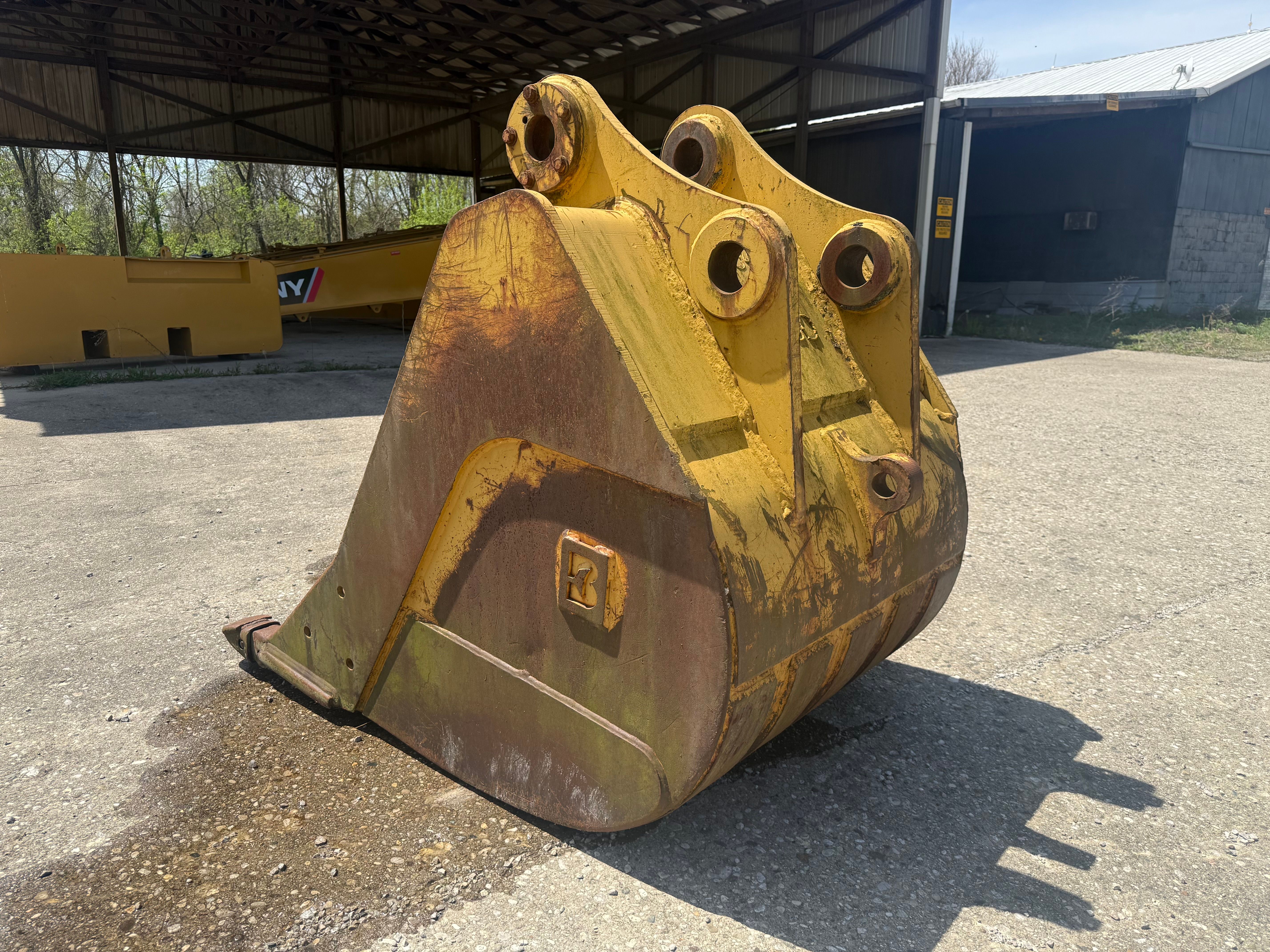 42" EXCAVATOR BUCKET Photo 2 Thumbnail