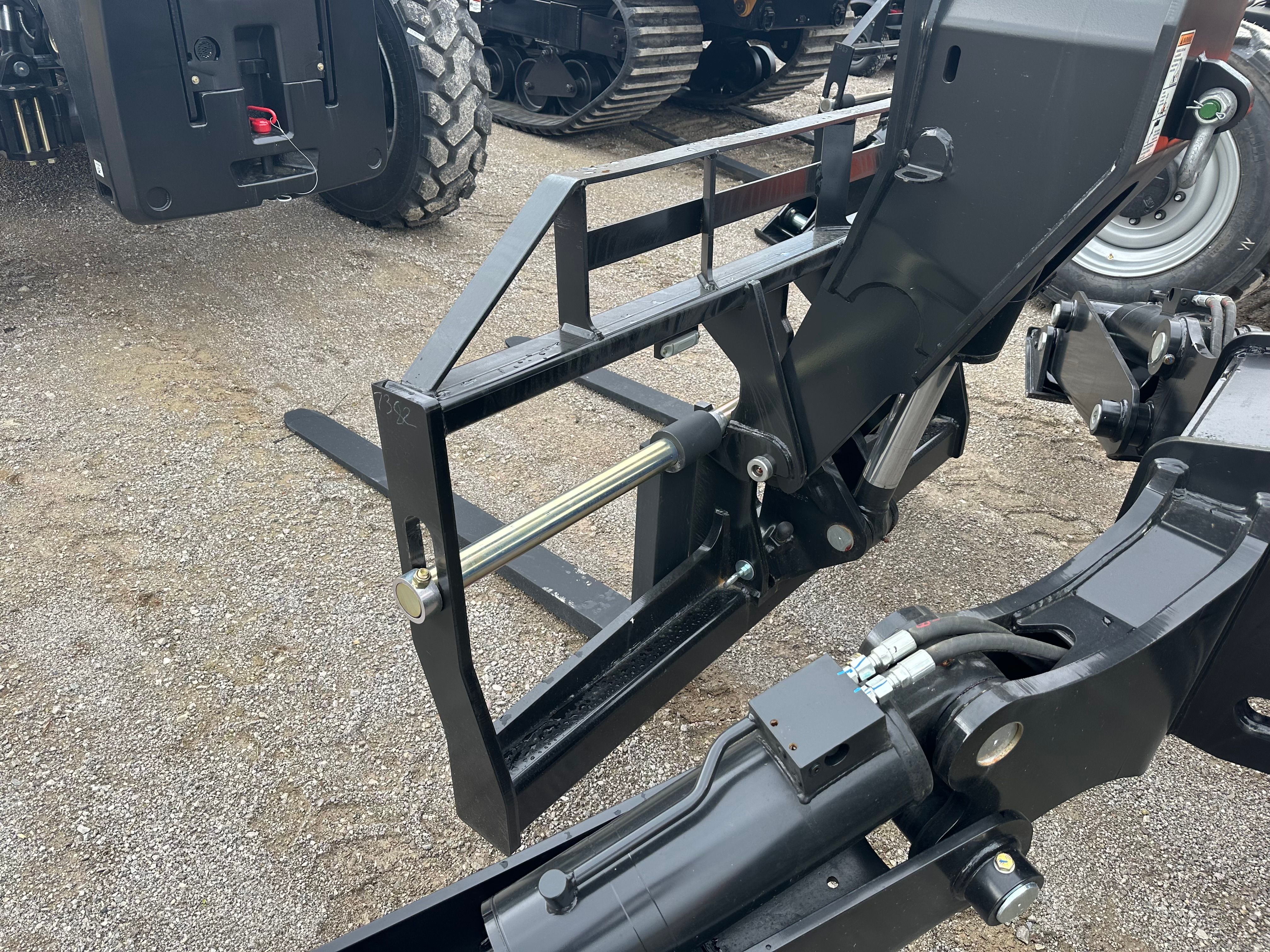 JLG 1255 60" TELEHANDLER FORKS Photo 3 Thumbnail