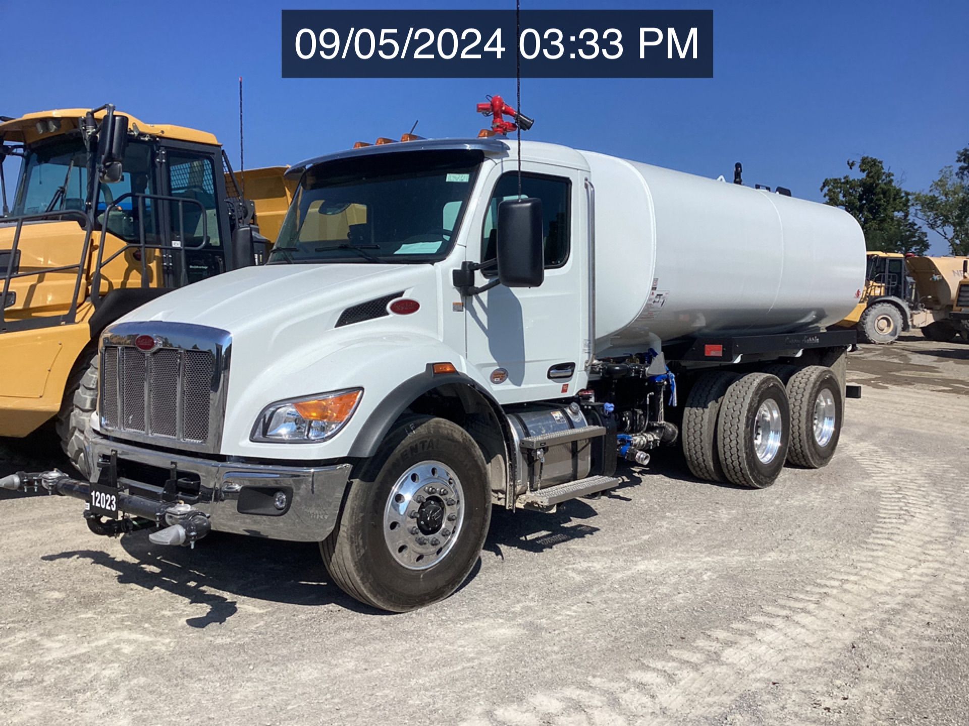 2025 PETERBILT 548 WATER Photo 2 Thumbnail