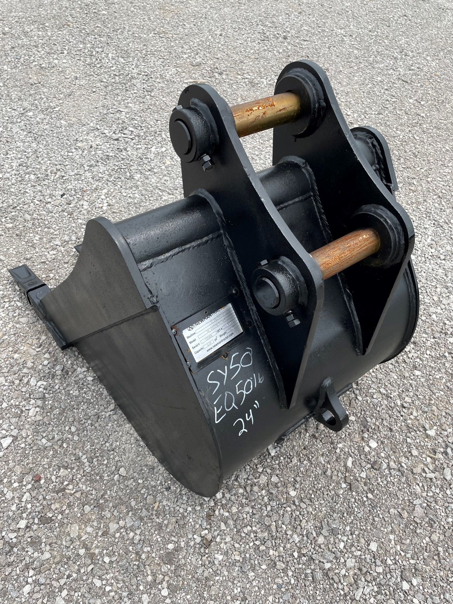 24" EXCAVATOR DIGGING BUCKET 45MM PIN Photo 2 Thumbnail