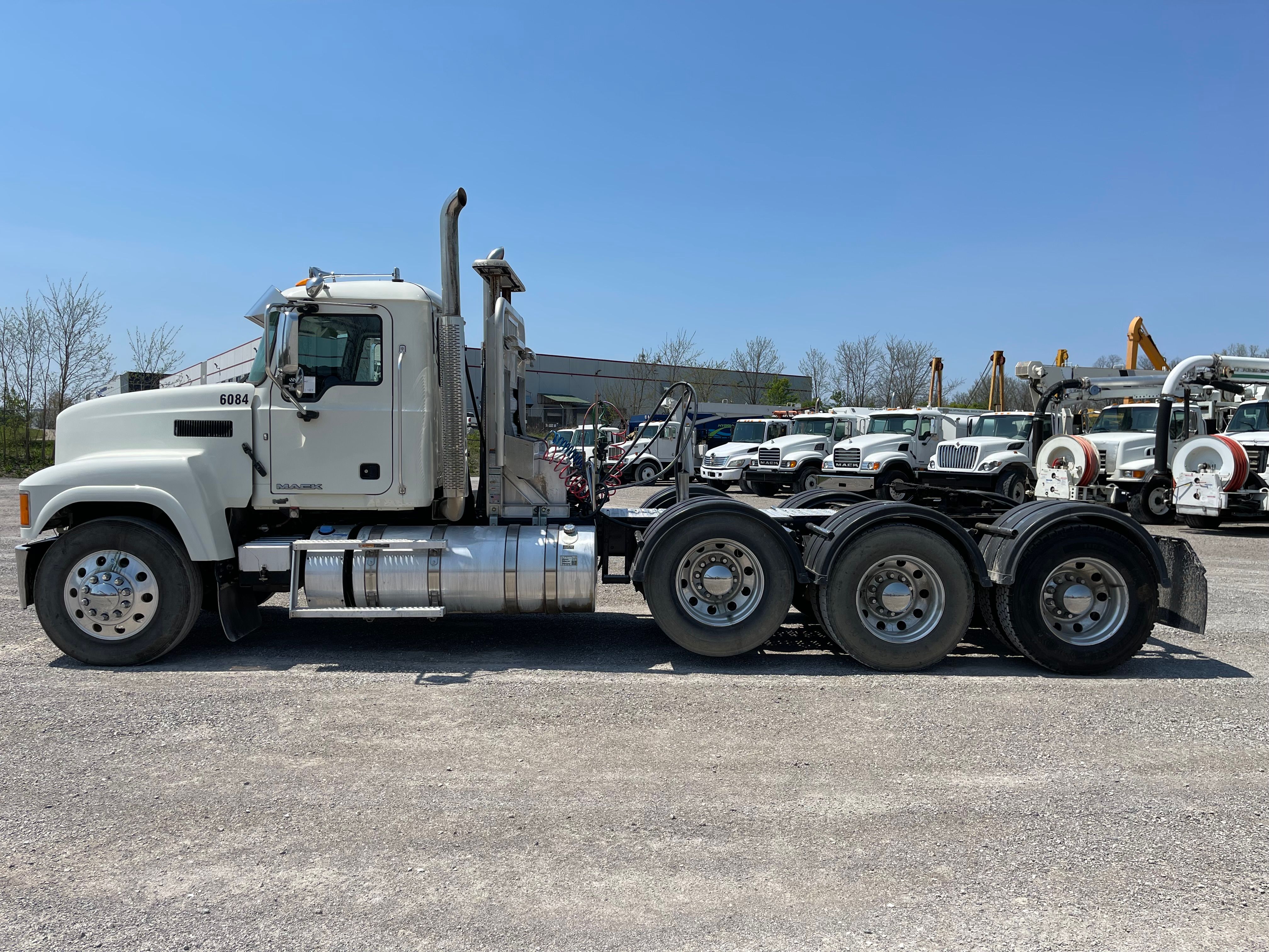 2016 MACK CHU613 Photo 2 Thumbnail