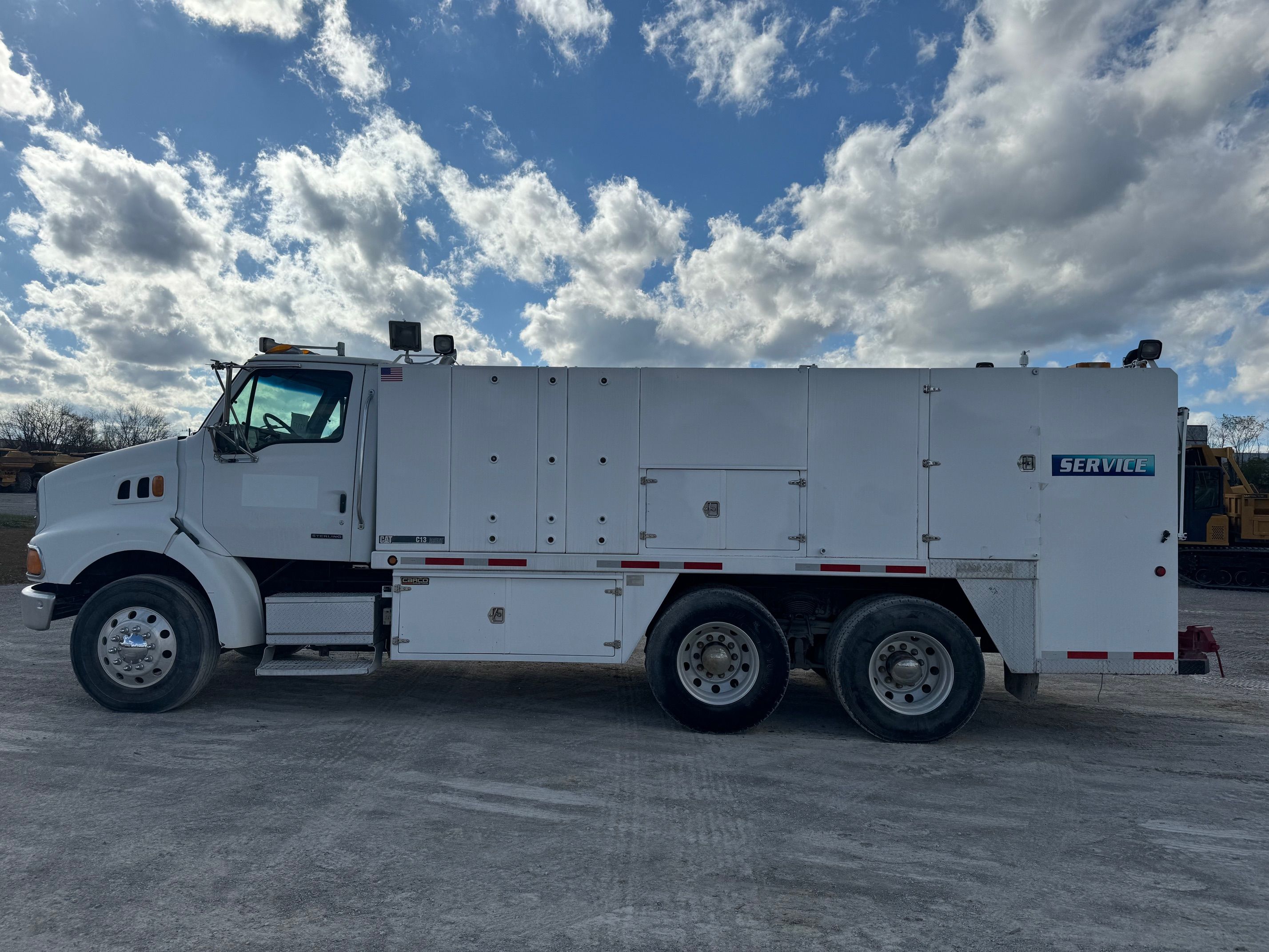 2005 STERLING L7501 Photo 2 Thumbnail