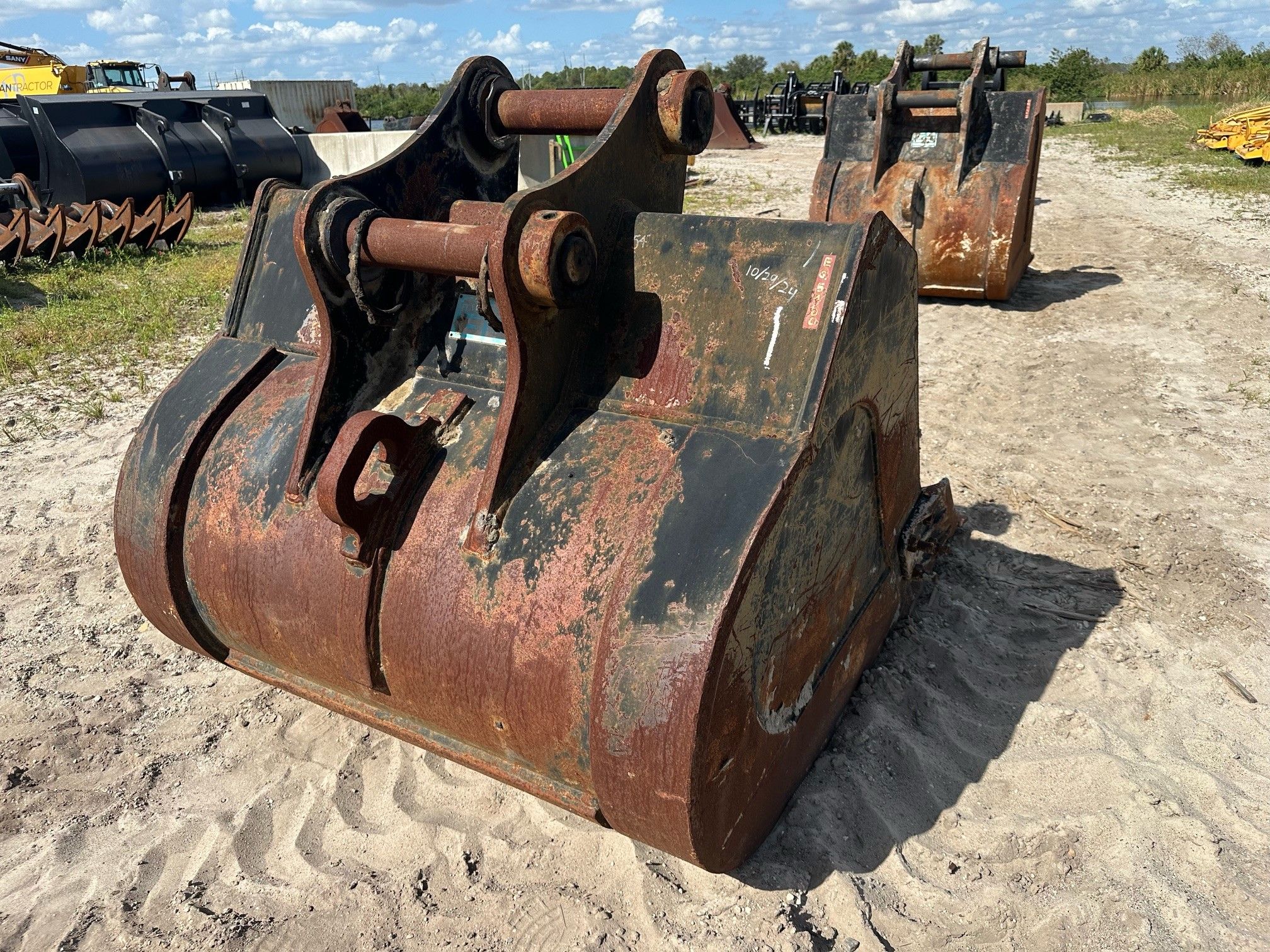 54" BUCKET FOR SY215C Photo 1 Thumbnail