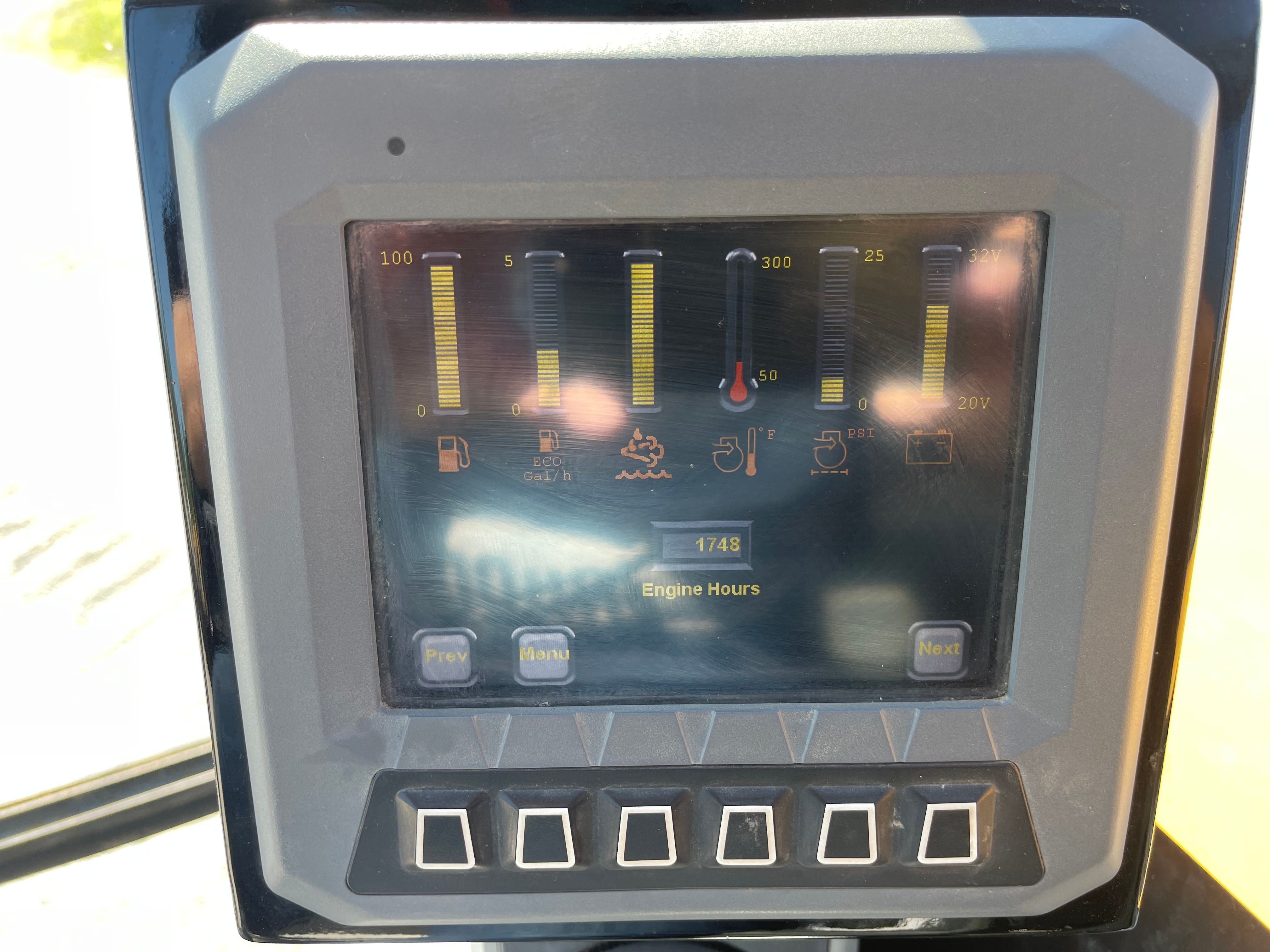 2017 MOROOKA MST 2200VD Photo 11 Thumbnail