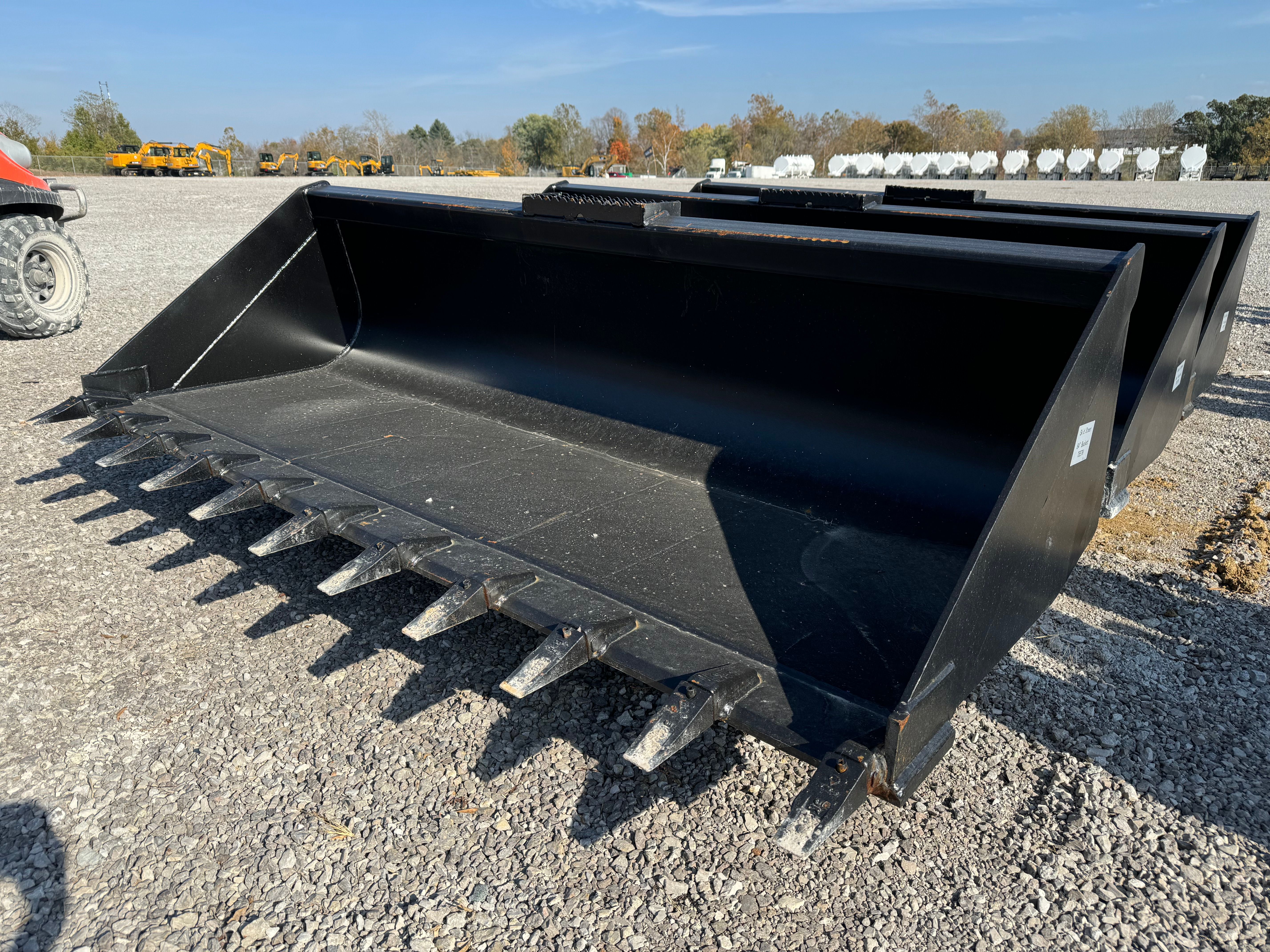 84" SKID STEER BUCKET WITH TEETH Photo 2 Thumbnail