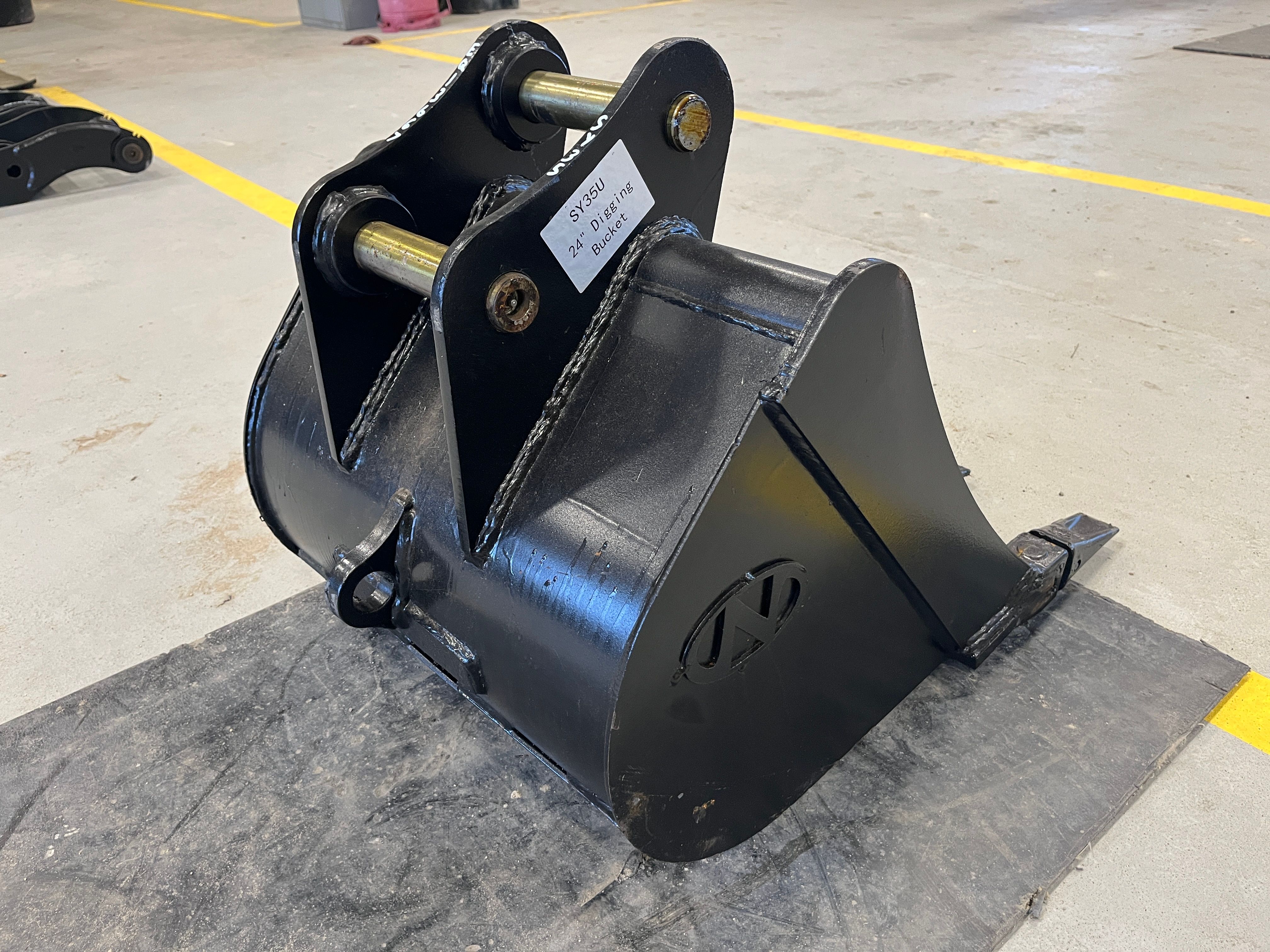 24" BUCKET FOR SY35U Photo 3 Thumbnail