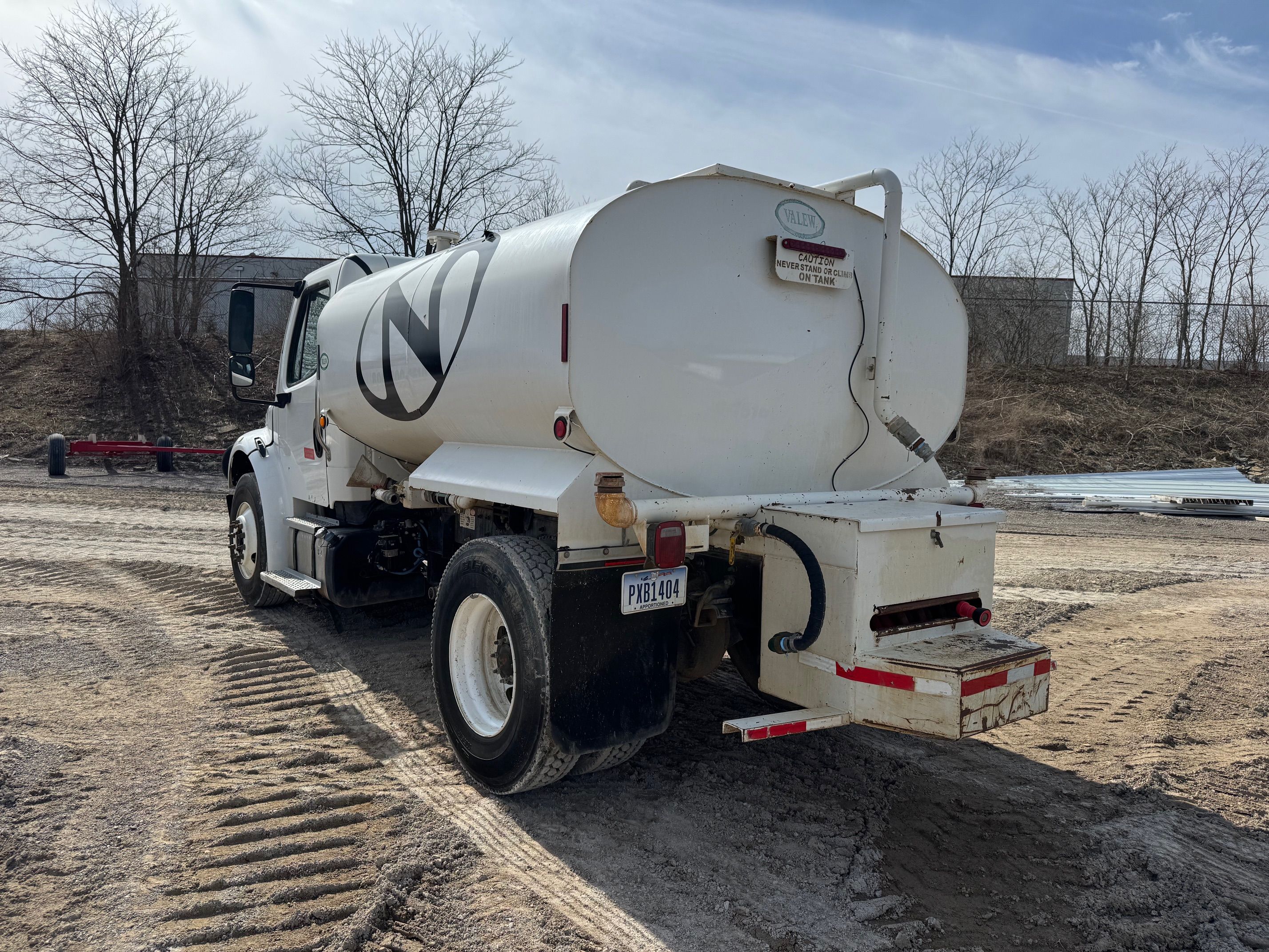 2018 FREIGHTLINER M2 106 2K Photo 2 Thumbnail