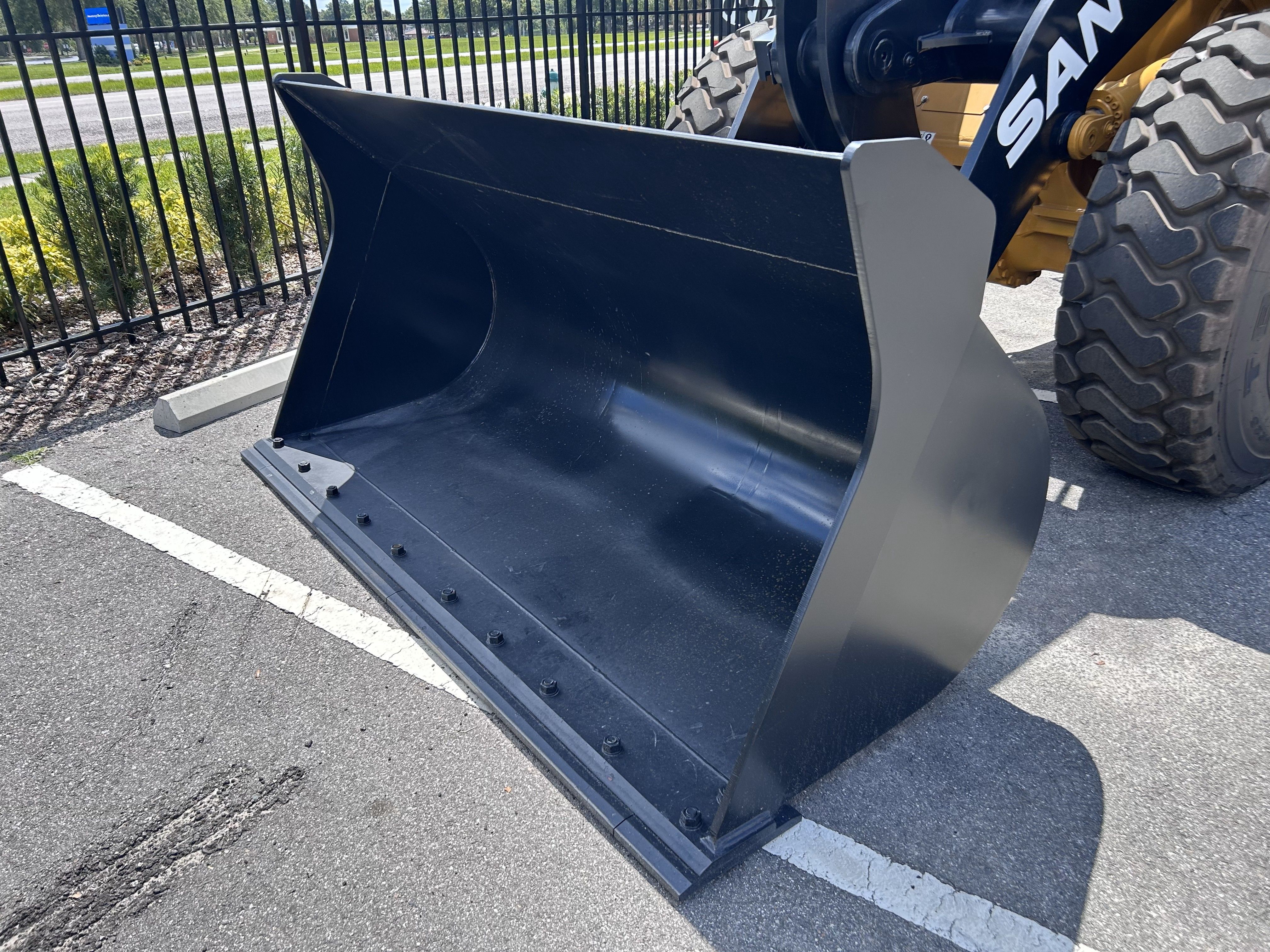 WHEEL LOADER BUCKET FOR SW305K Photo 1 Thumbnail