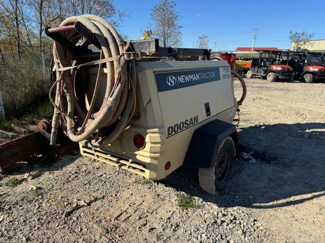 2022 DOOSAN P185 Photo 2 Thumbnail