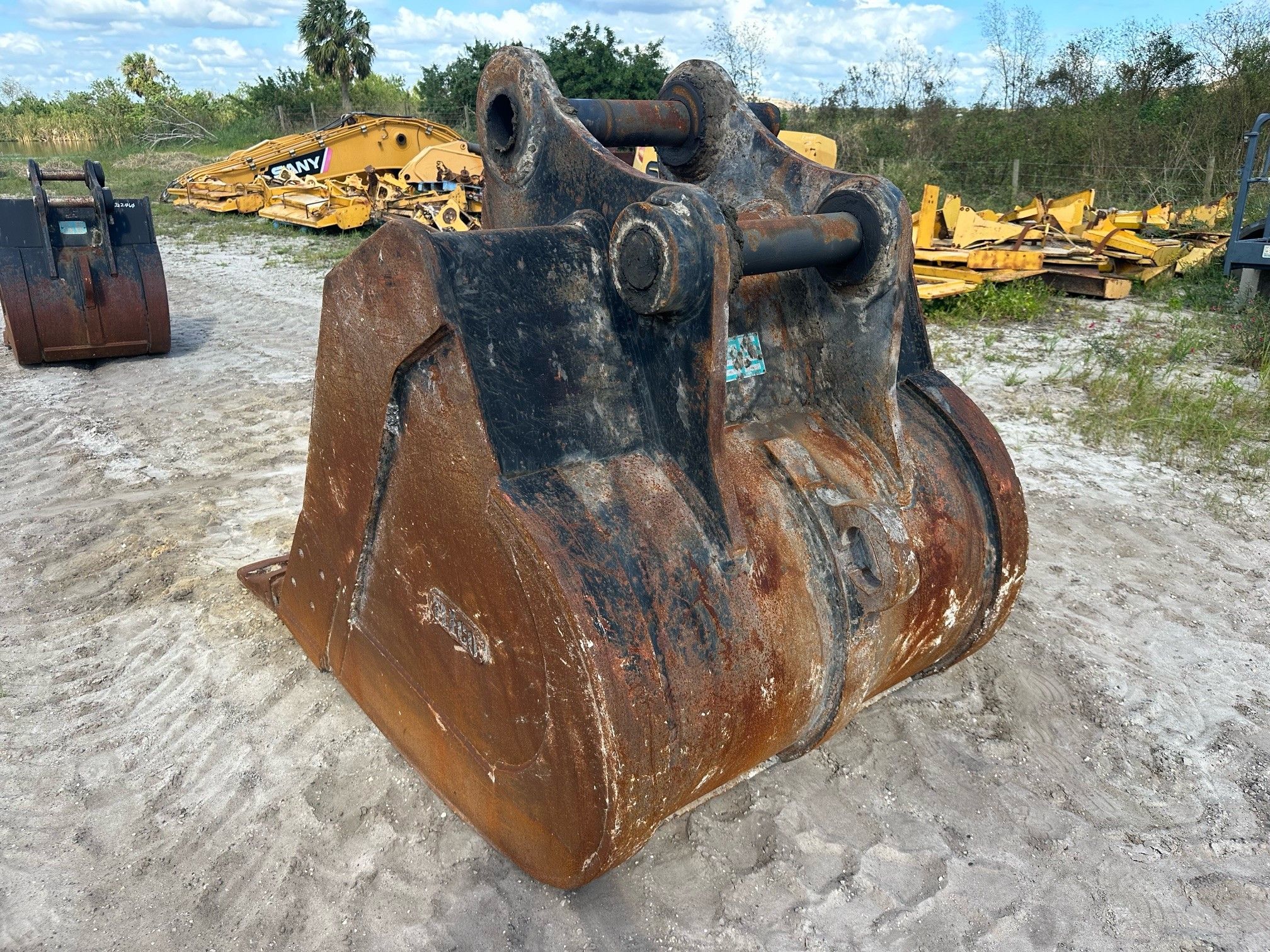 48" EXCAVATOR DIGGING BUCKET FOR SY365C Photo 2 Thumbnail