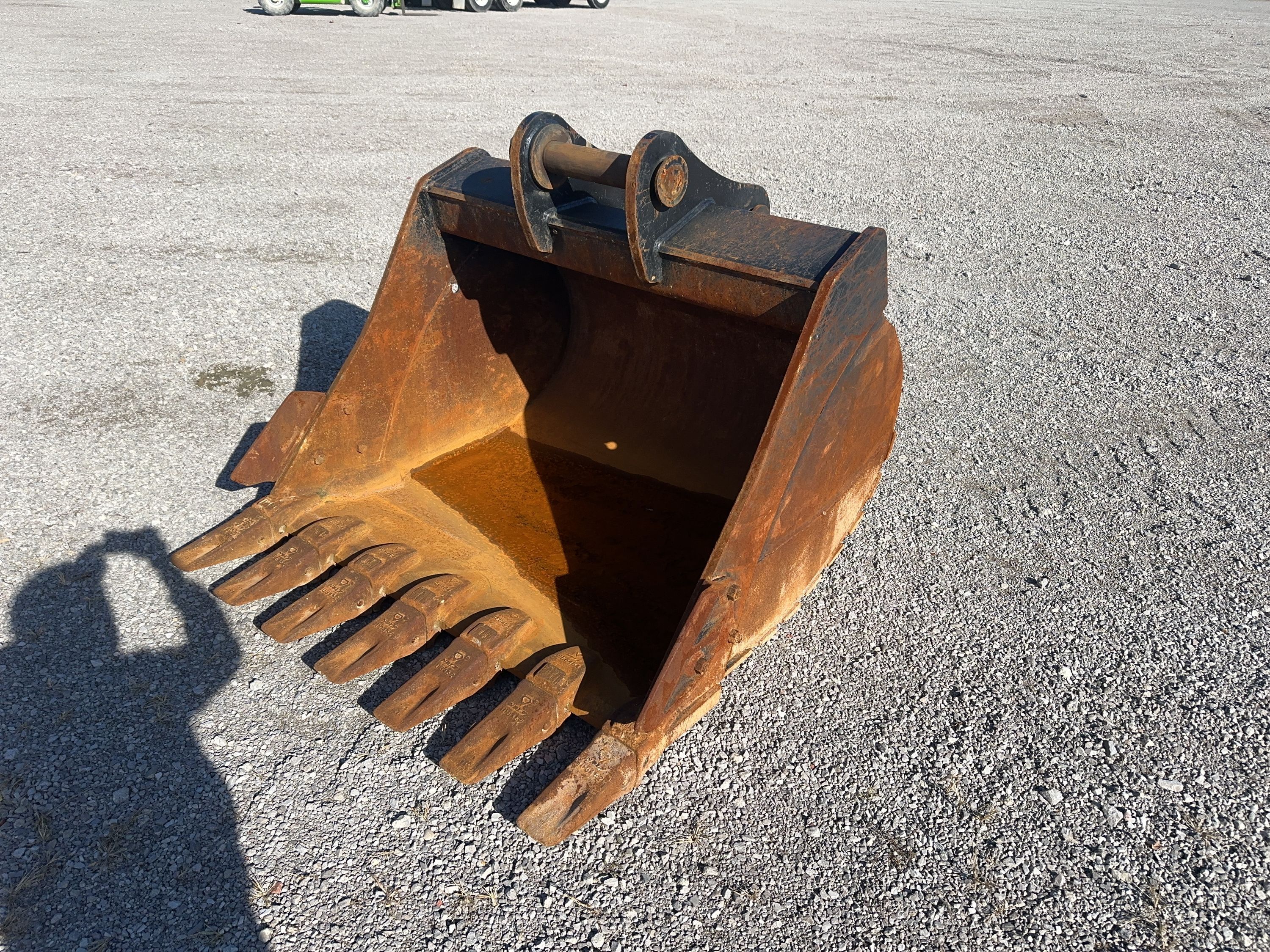66" EXCAVATOR DIGGING BUCKET 90MM PIN Photo 1 Thumbnail