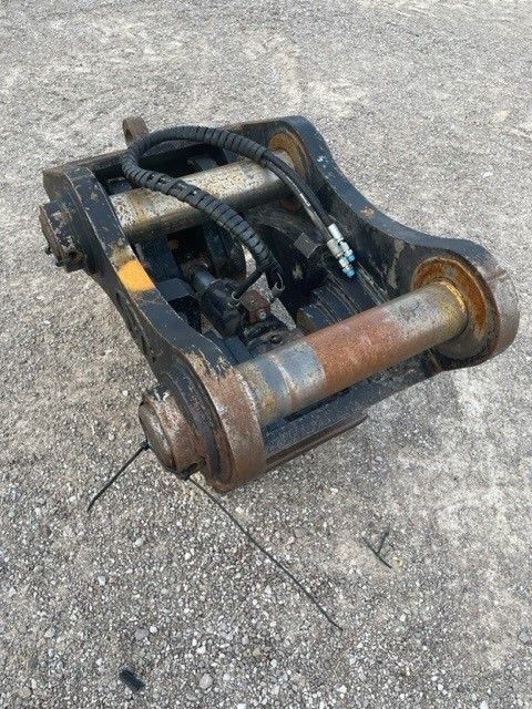 HYDRAULIC QUICK COUPLER FOR SY500H Photo 4 Thumbnail