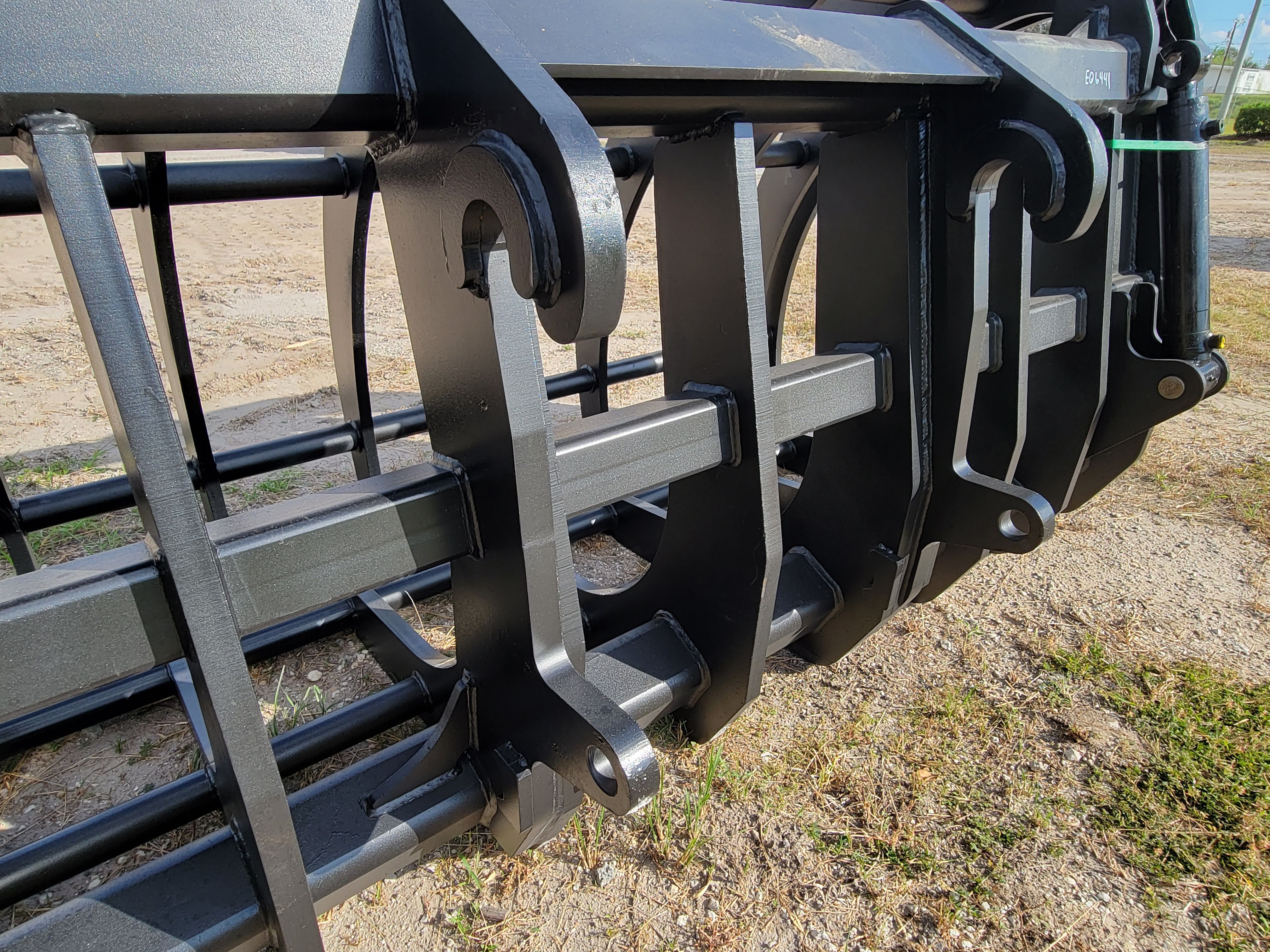 114" GRAPPLE RAKE FOR JRB418 COUPLER Photo 3 Thumbnail