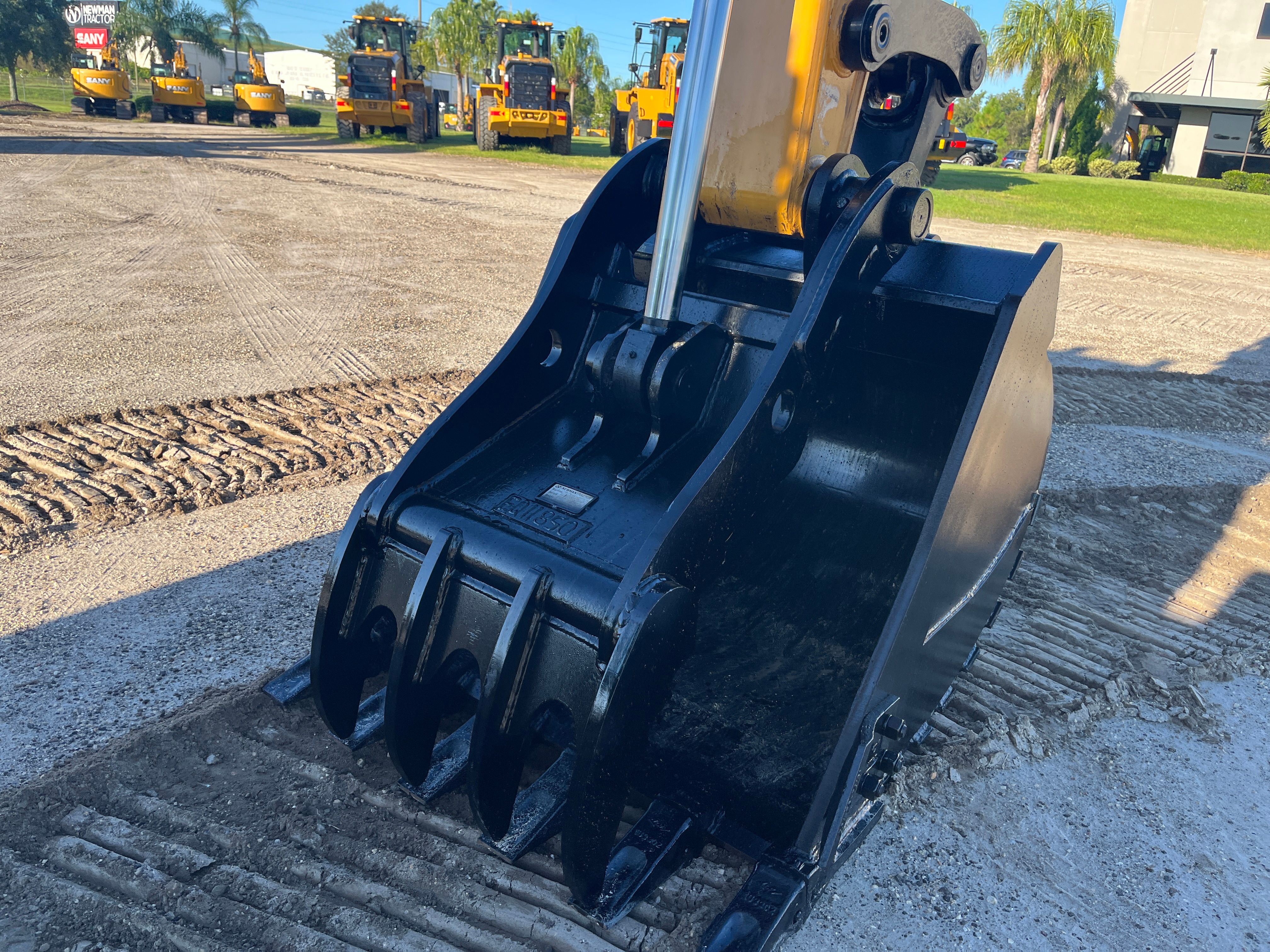 THS THUMB SHORT (NO QUICK COUPLER) FOR SY155U Photo 2 Thumbnail