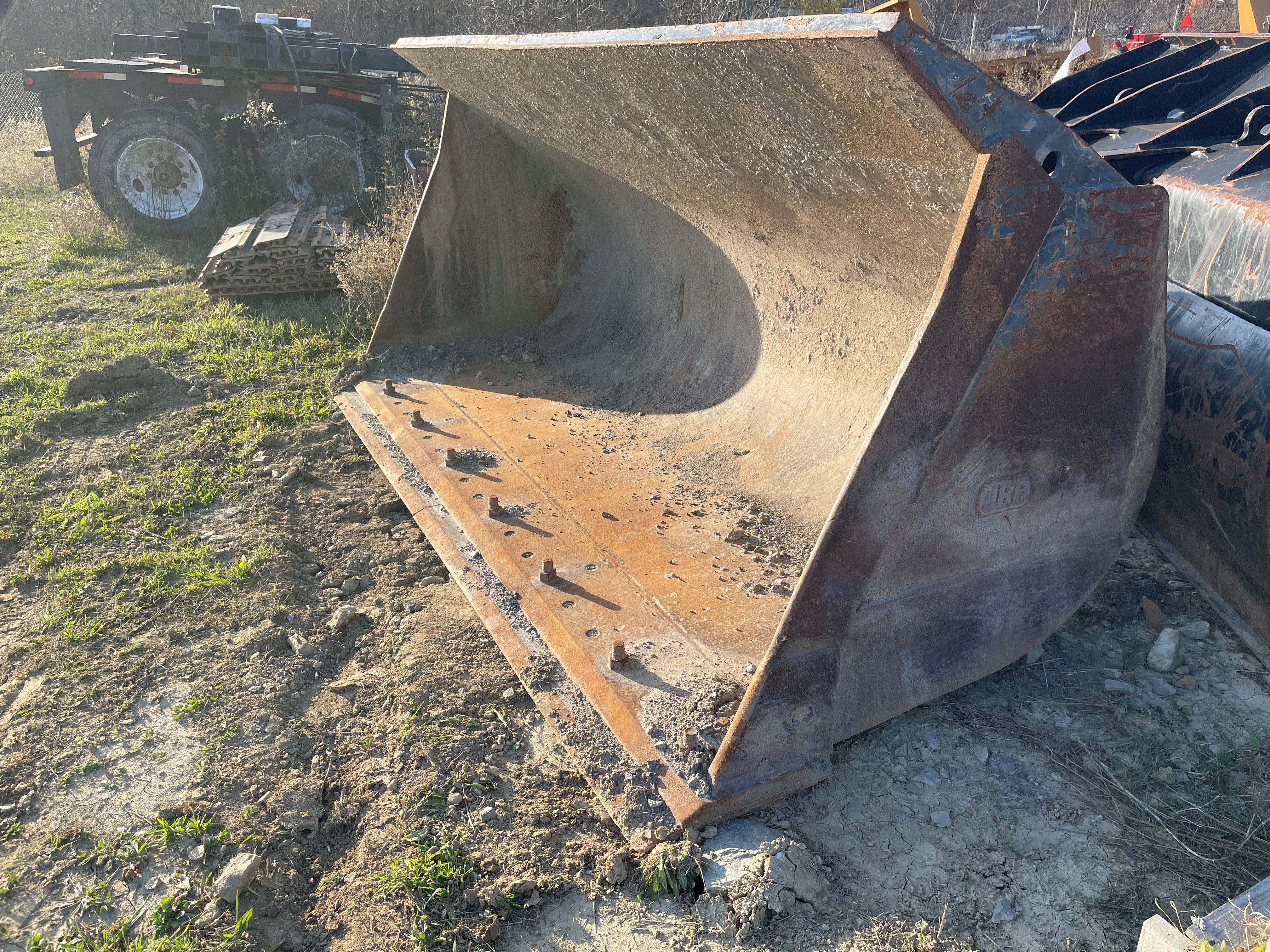 JOHN DEERE 744L WHEEL LOADER BUCKET Photo 3 Thumbnail