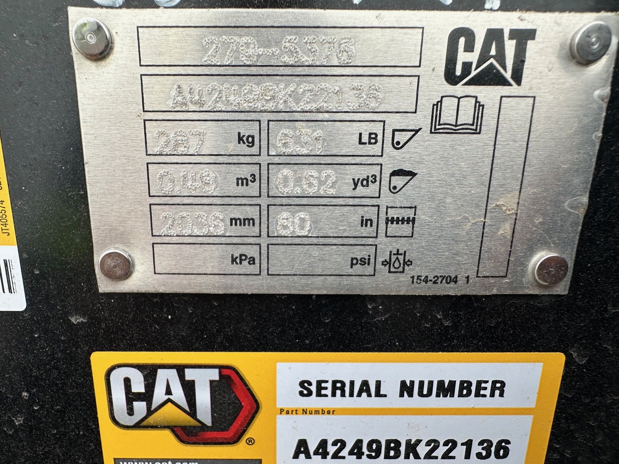CAT 299D3 80" Skid Steer Bucket Photo 5 Thumbnail