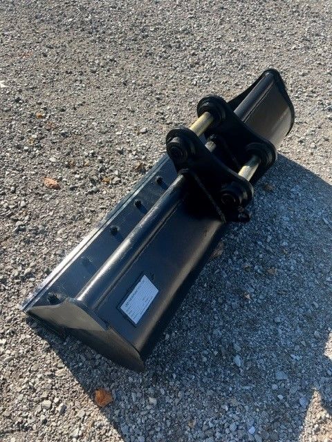 48" EXCAVATOR DITCH CLEANING BUCKET 40MM PIN Photo 1 Thumbnail