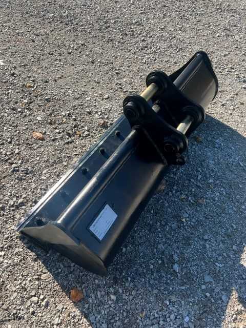 48" EXCAVATOR DITCH CLEANING BUCKET 40MM PIN Photo 1