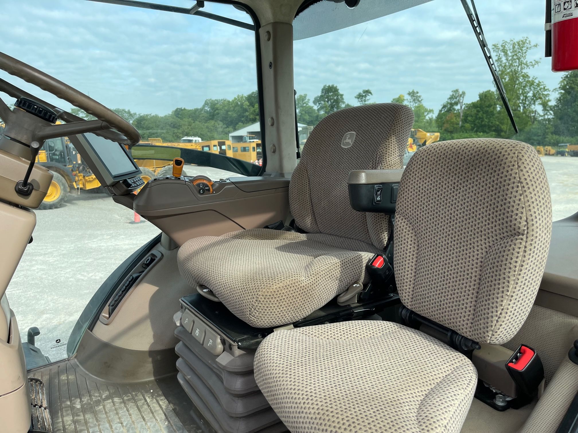 2018 JOHN DEERE 8245R Photo 5 Thumbnail