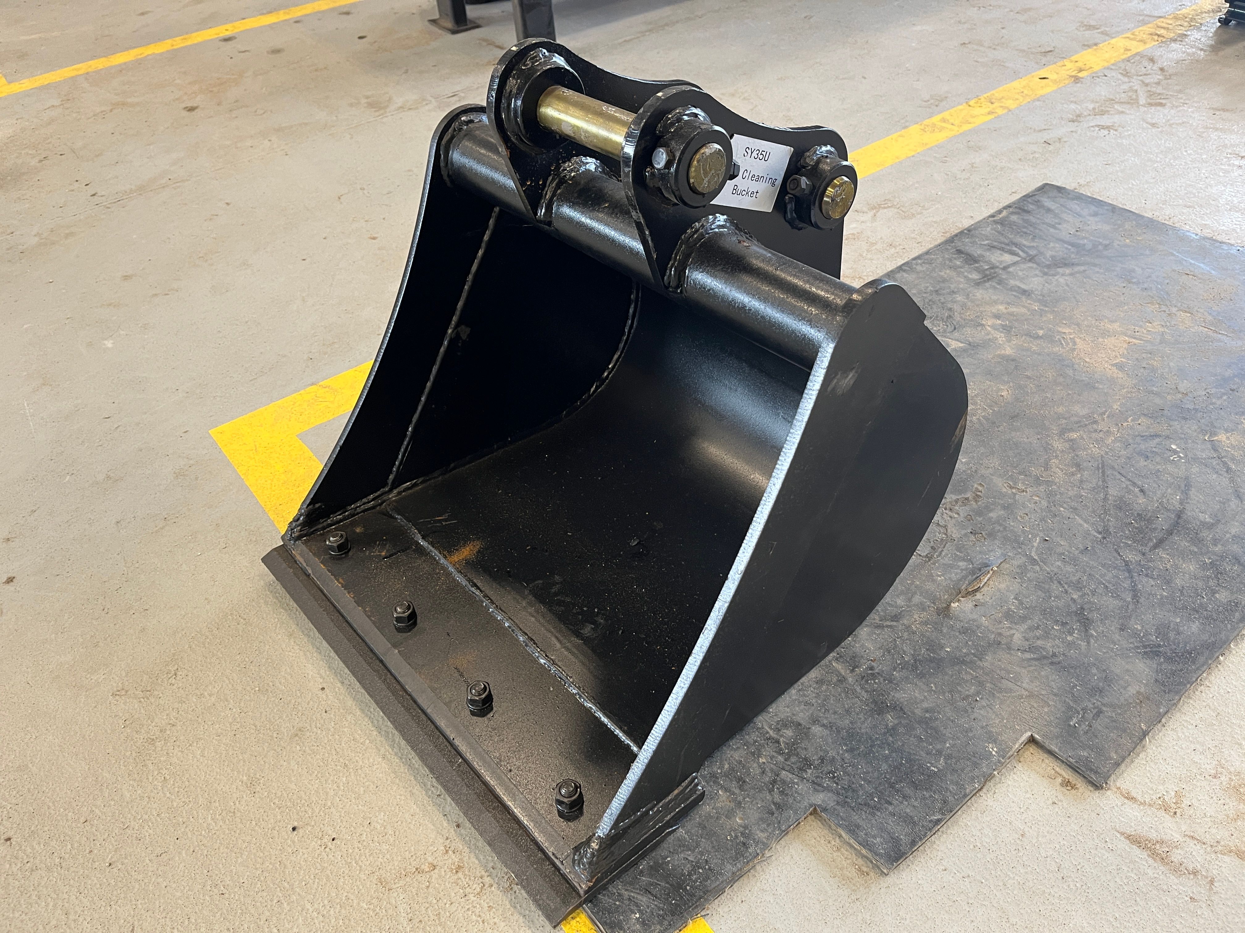 24" DC BUCKET FOR SY35U Photo 1 Thumbnail